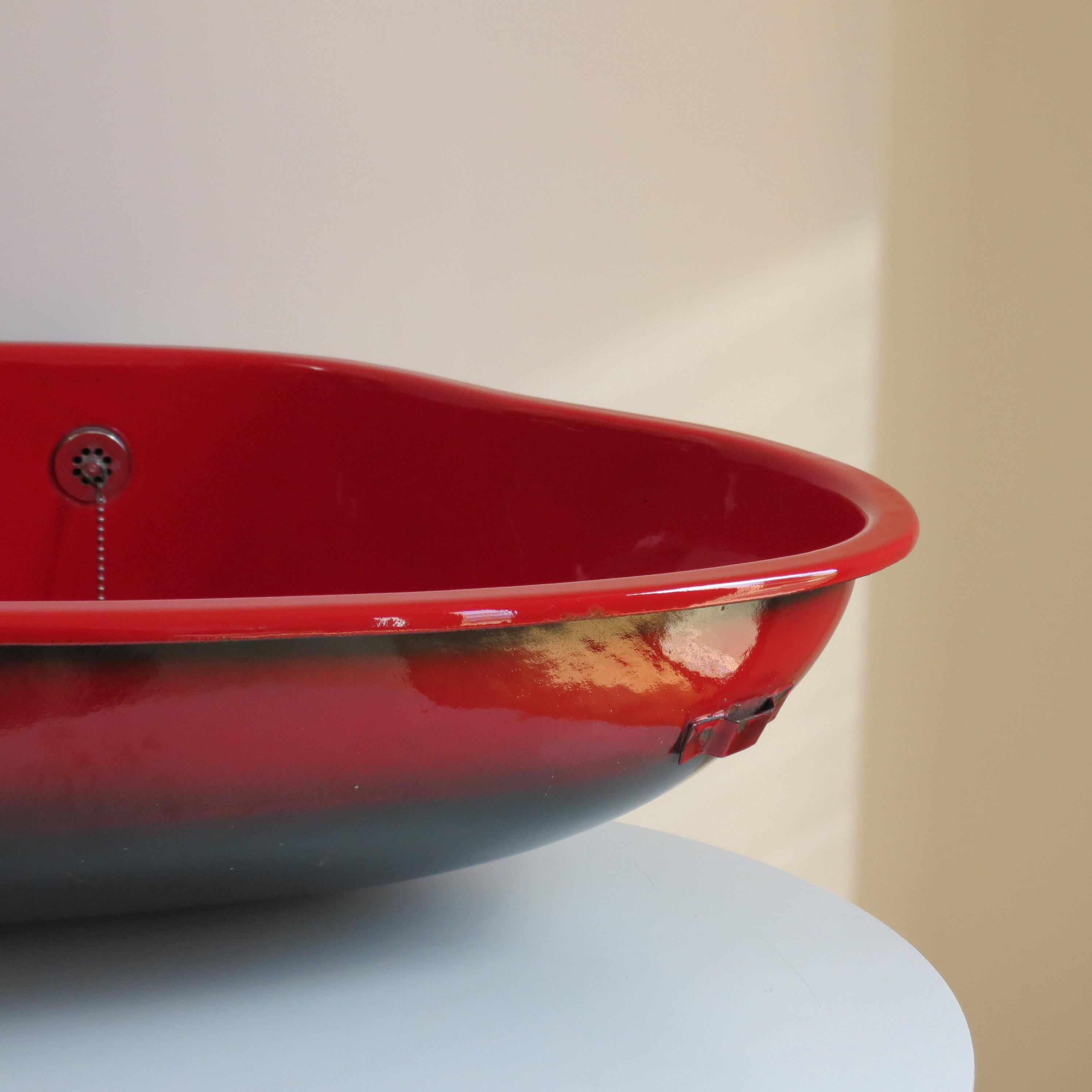1970s Red Enamelled Bathroom Sink 8