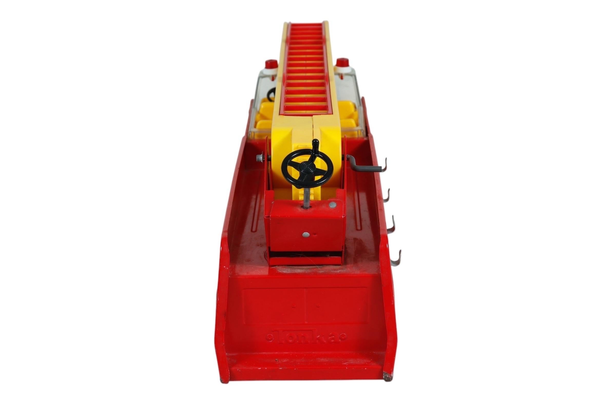 Camión de bomberos rojo de los años 70 de Tonka en venta 6
