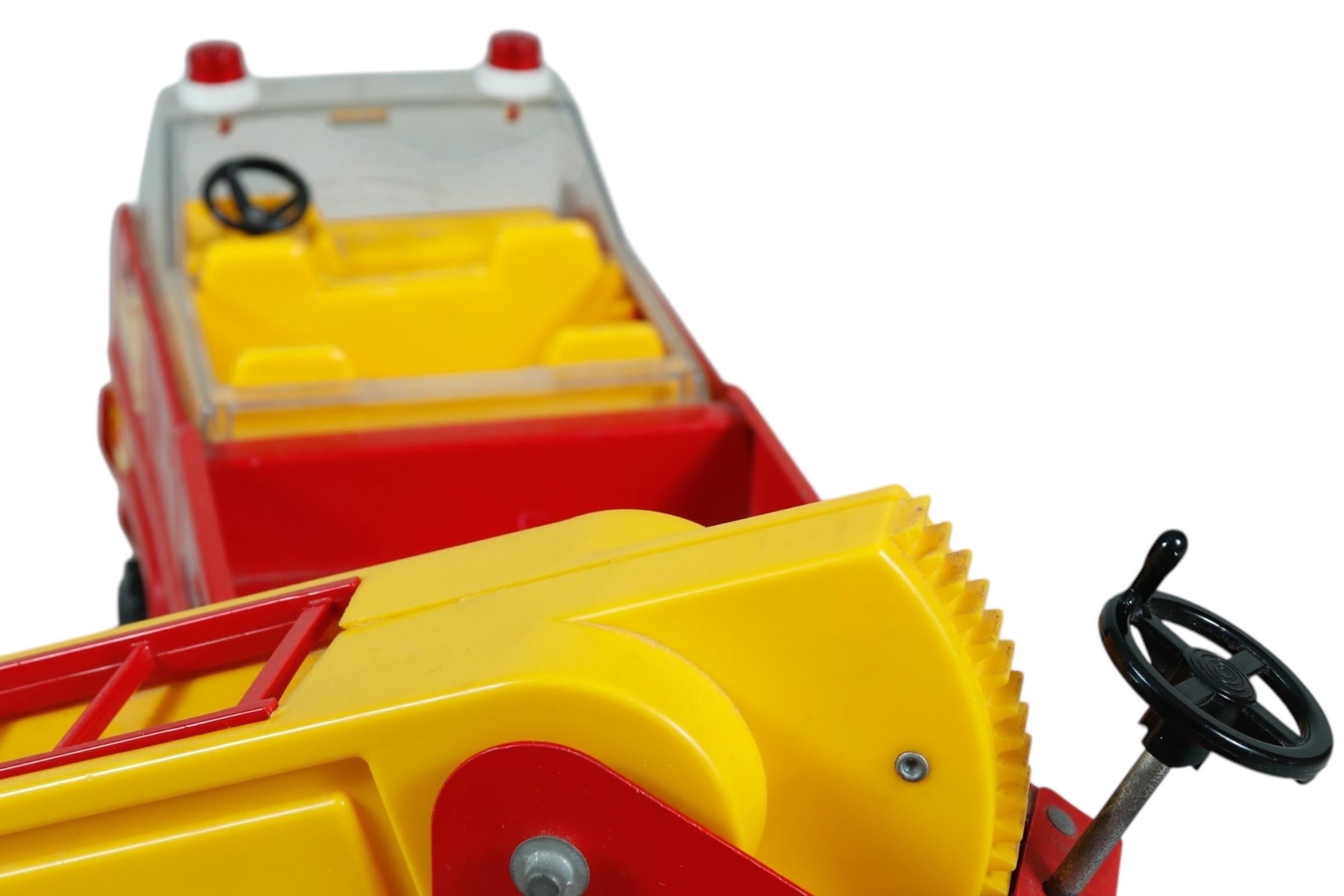 Camión de bomberos rojo de los años 70 de Tonka en venta 1