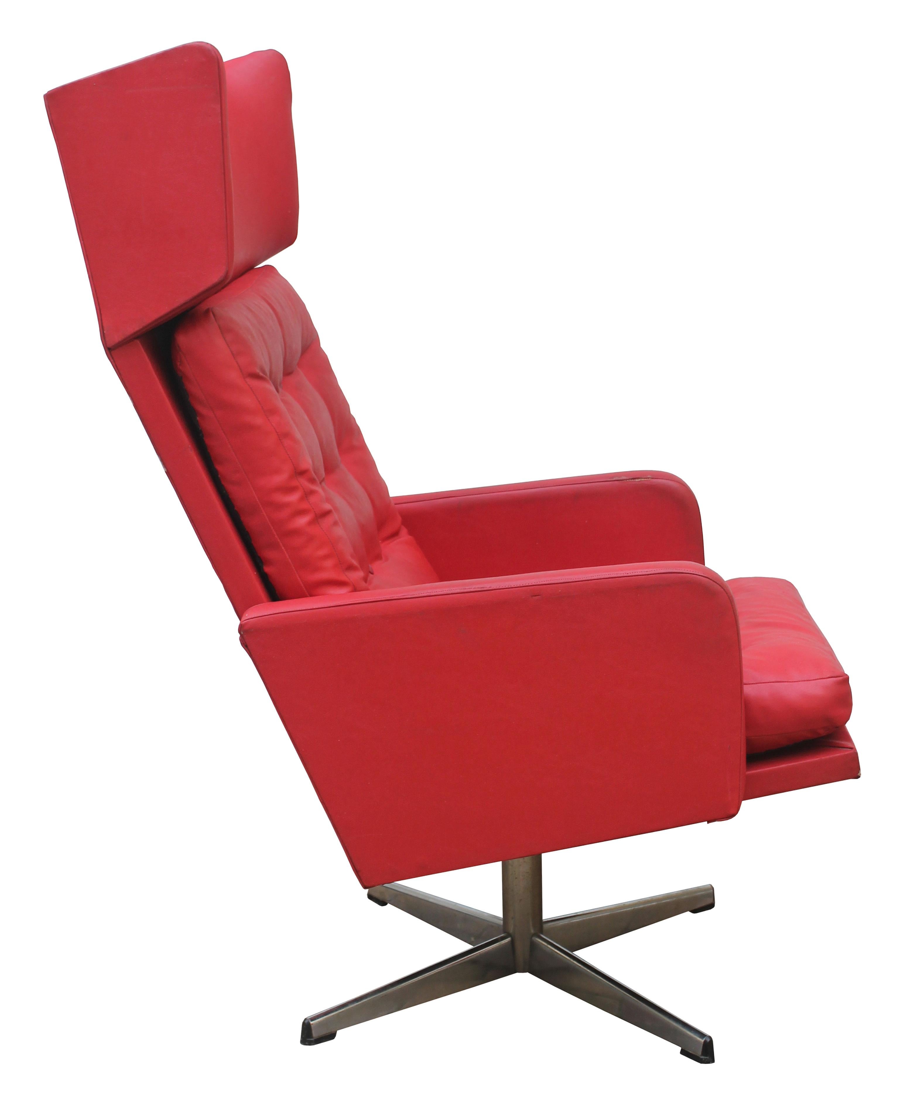 Late 20th Century 1970s Red Leather Swivel Armchair For Sale