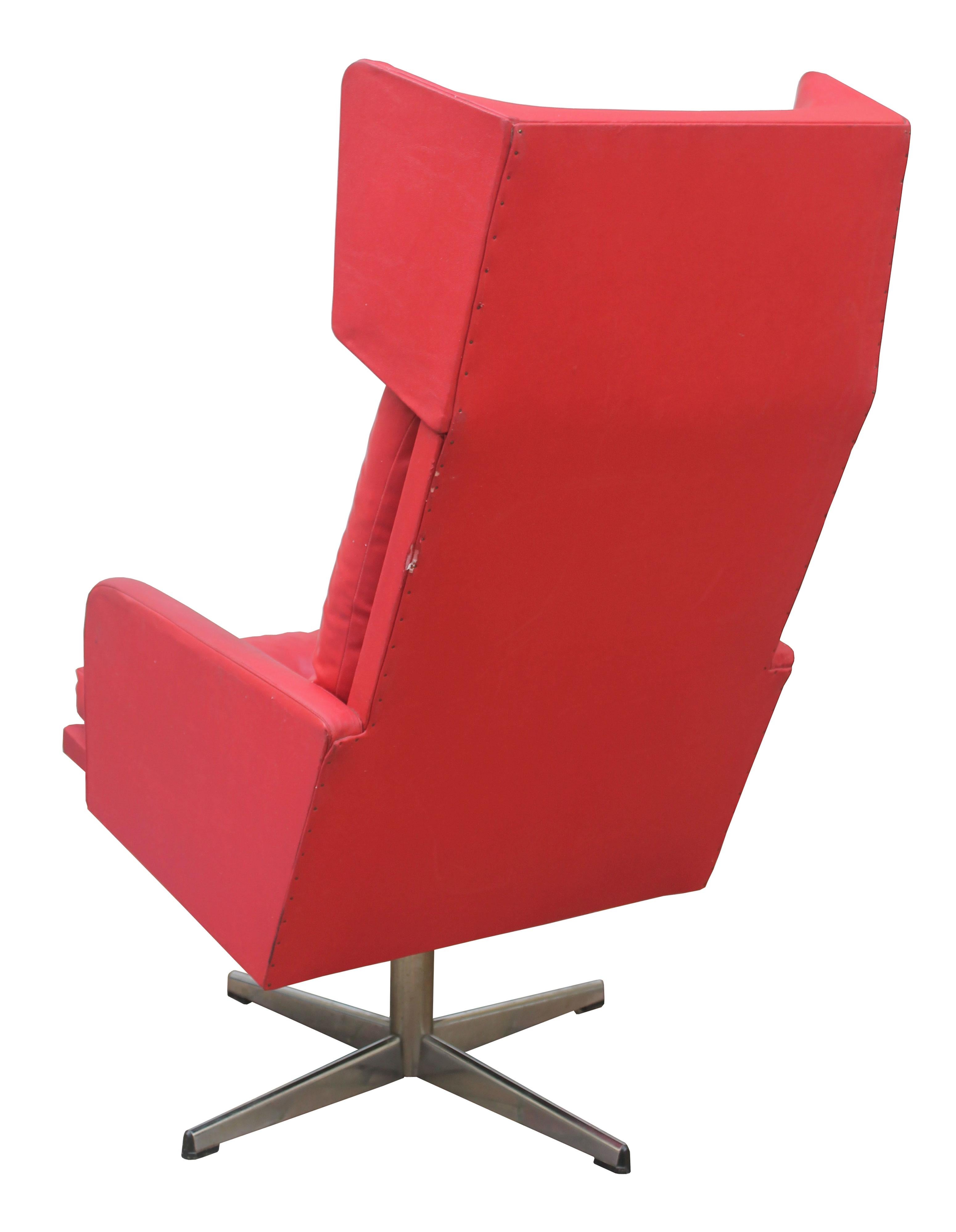 1970s Red Leather Swivel Armchair For Sale 2