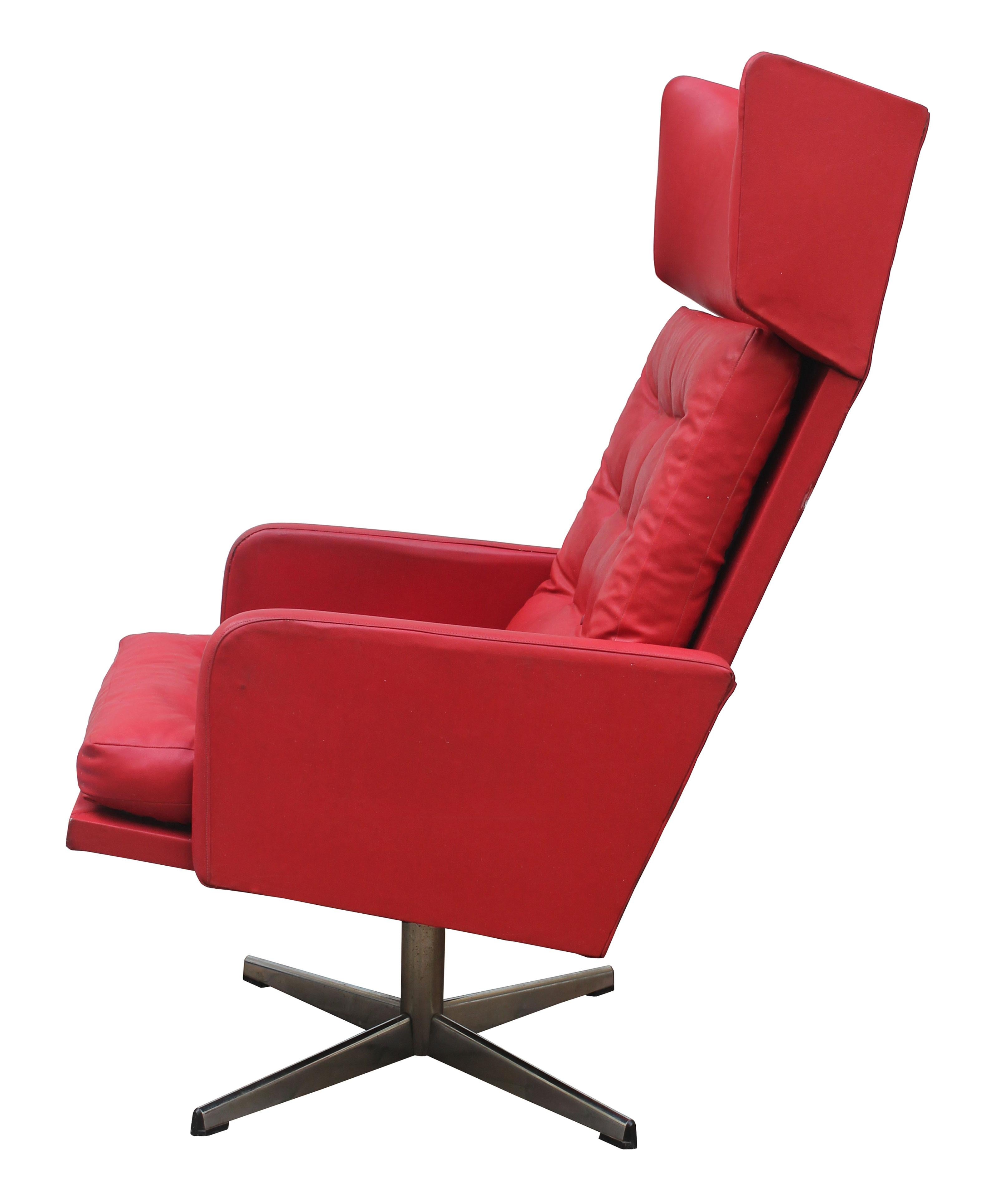 1970s Red Leather Swivel Armchair For Sale 3