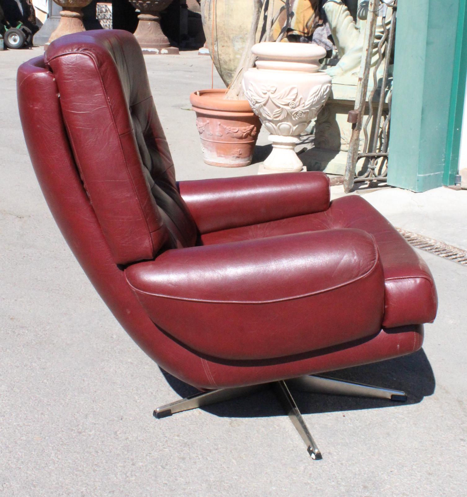 Synthetic 1970s Red Leatherette Office Sofa with Steel Legs For Sale