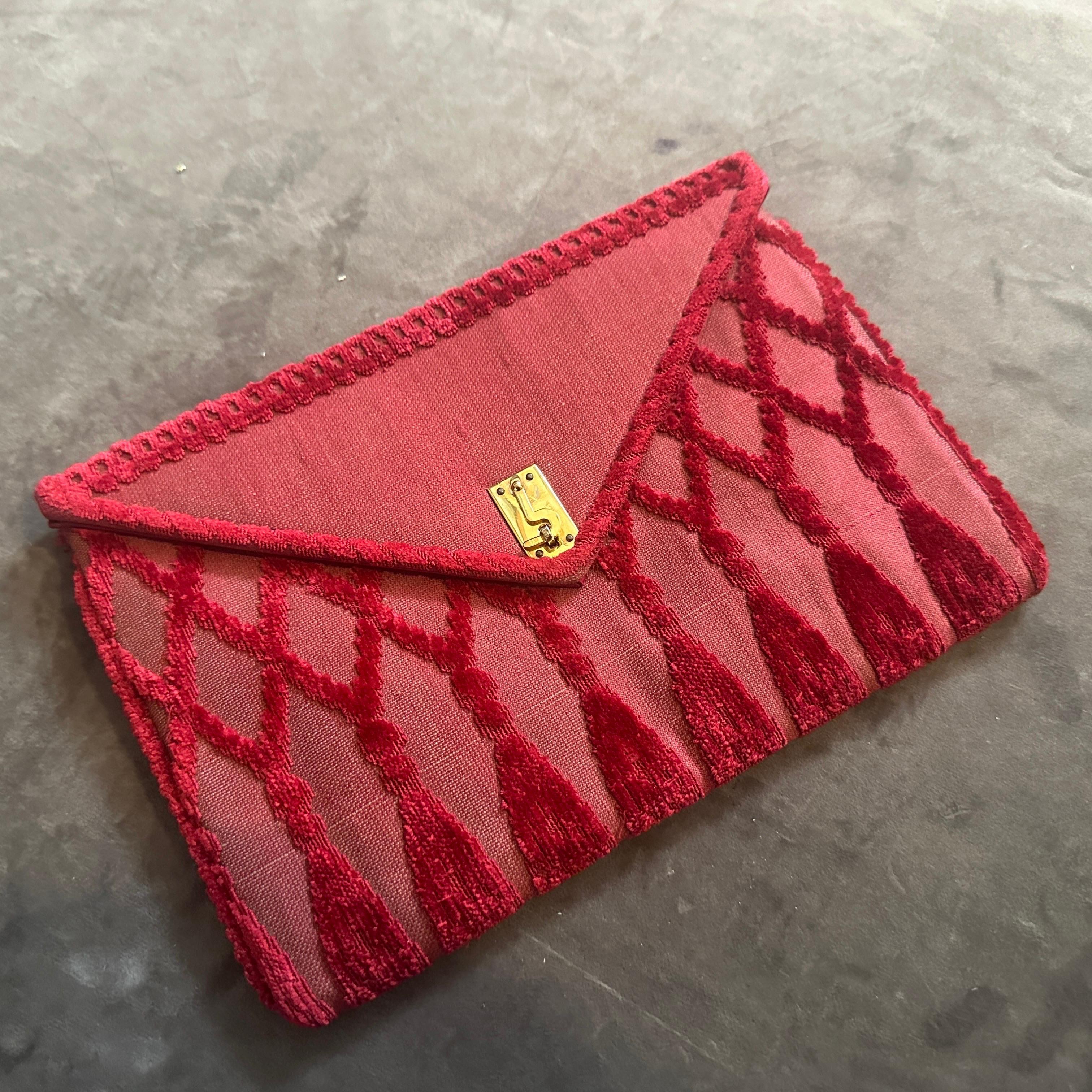 Pochette anni '70 in velluto rosso e seta di Roberta Di Camerino in vendita 6
