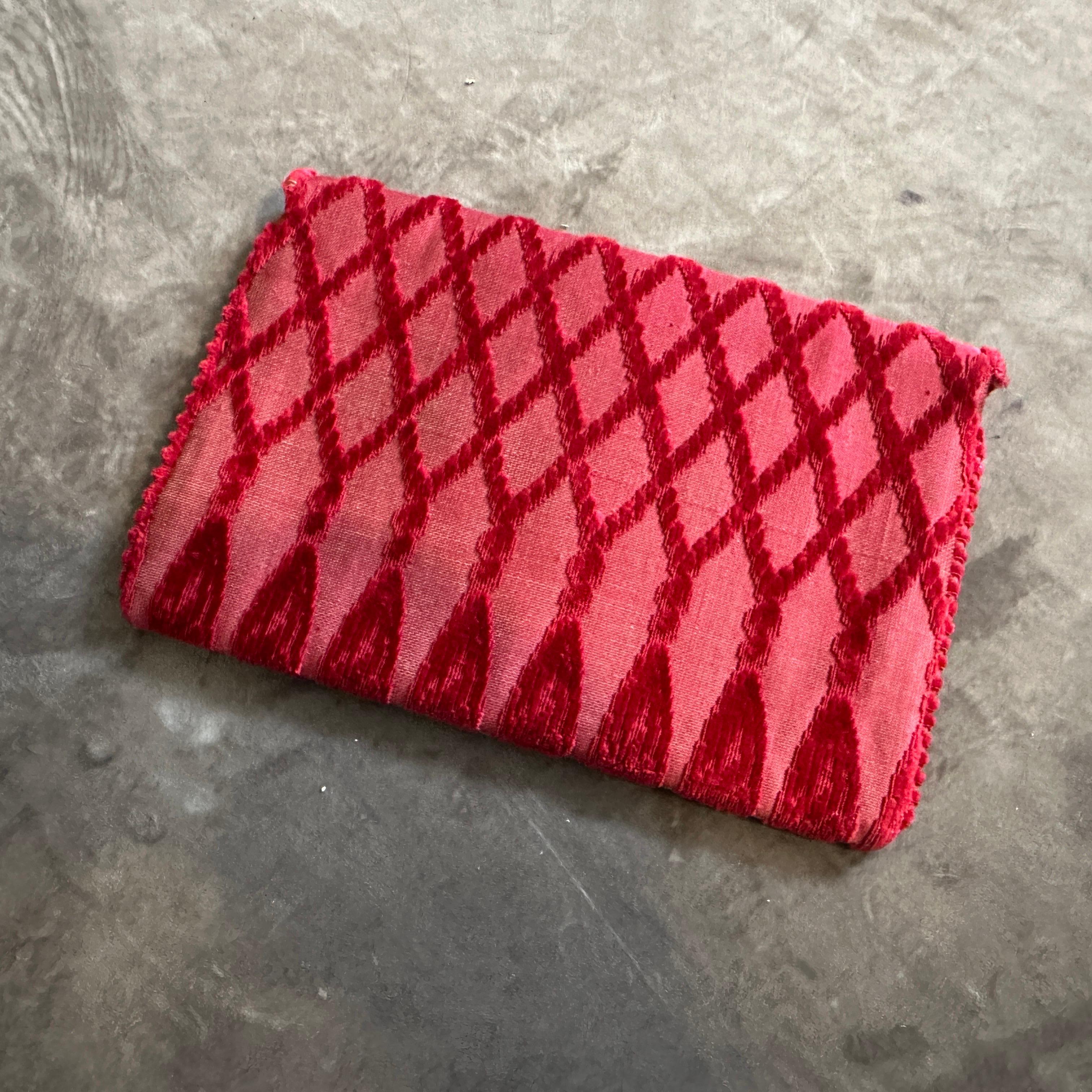 Pochette anni '70 in velluto rosso e seta di Roberta Di Camerino in vendita 3