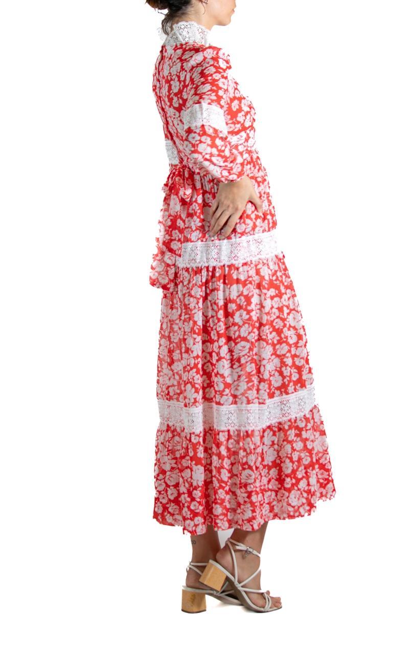 1970s Red & White Floral Lace Dress In Good Condition For Sale In New York, NY