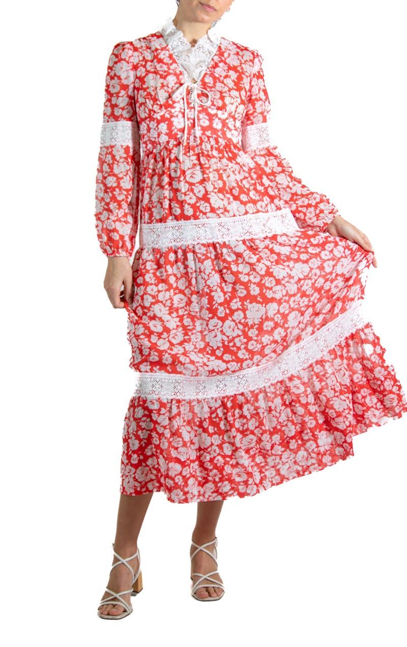 1970s Red & White Floral Lace Dress For Sale 2