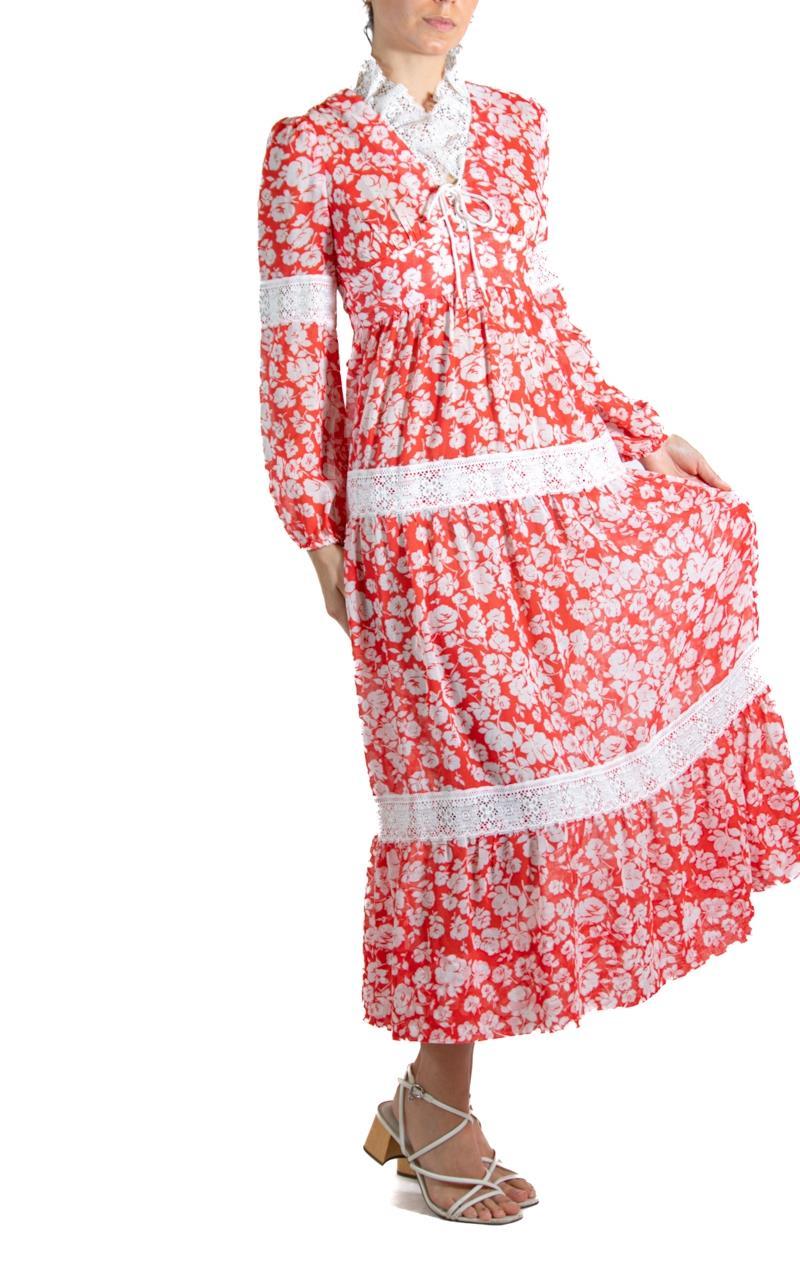 1970s Red & White Floral Lace Dress For Sale 3