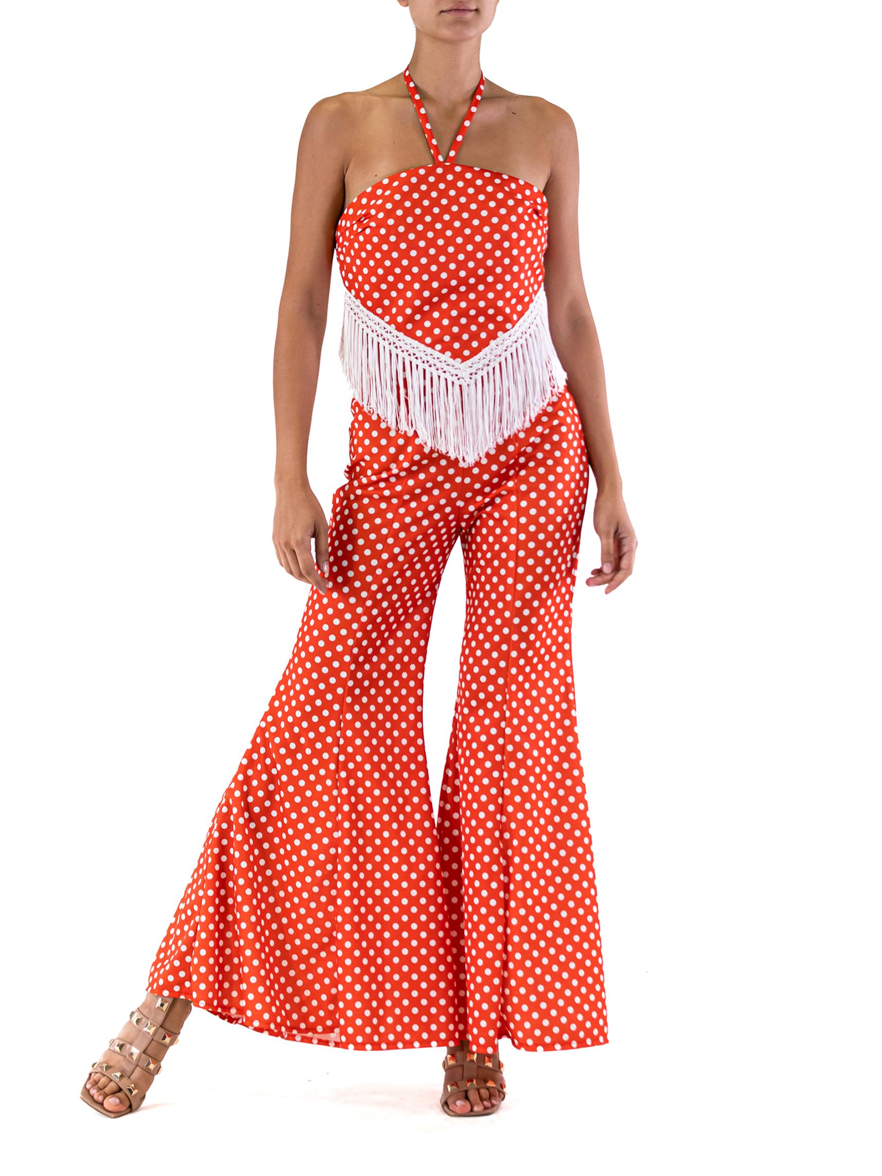 Viel Stretch, dieses Kleidungsstück passt vielen Größen. 1970S Rot Weiß Polka Dot Muster Breite Flare Bell Bottom  Jumpsuit mit Fransen 