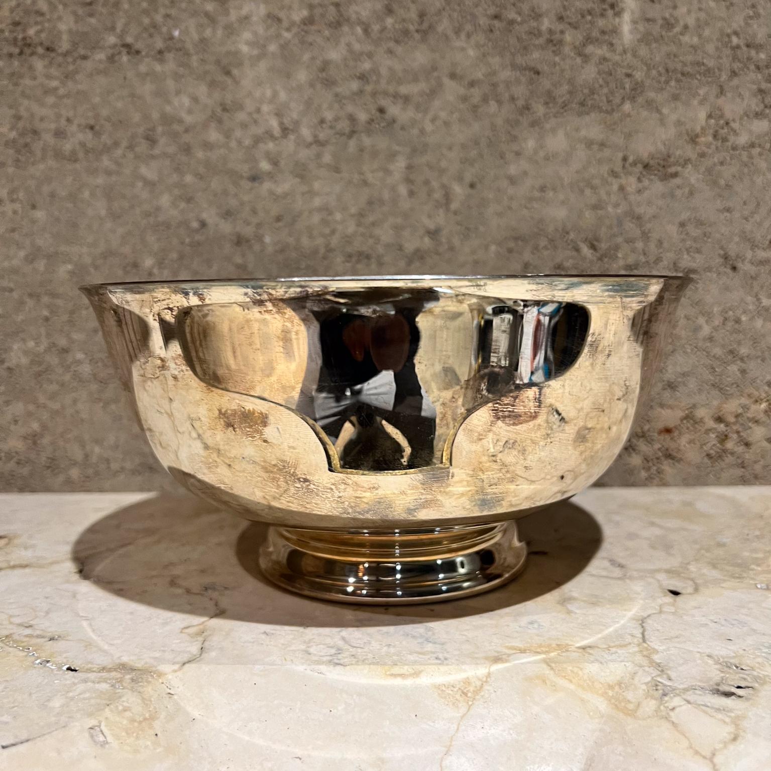 AMBIANIC presents
1970s Reed & Barton Elegant Bowl Silverplated Ware 104
4 h x 8.25 diameter
preowned original vintage
review all images provided.