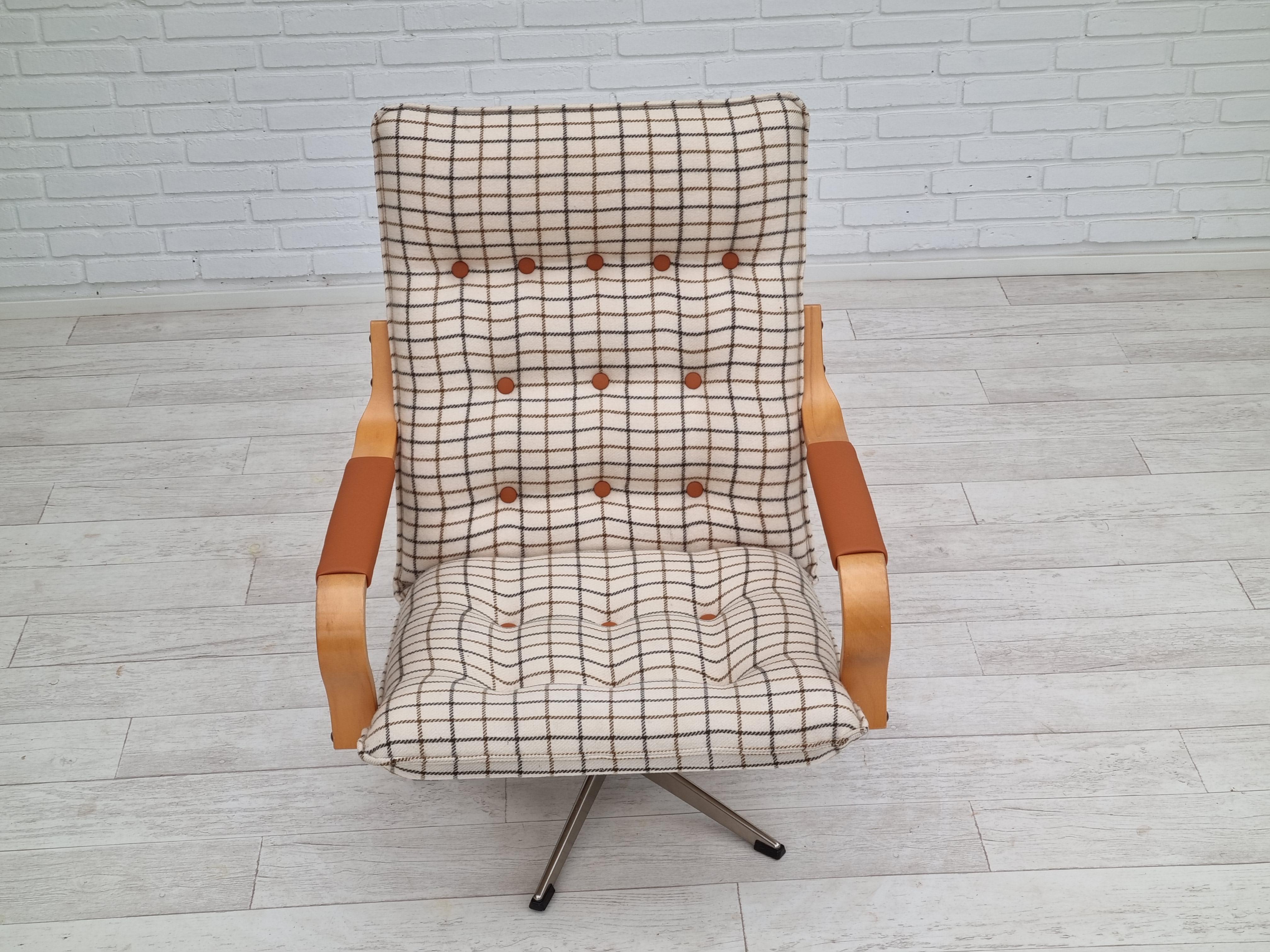 1970s, Refurbished Danish Swivel Armchair, Furniture Wool 5