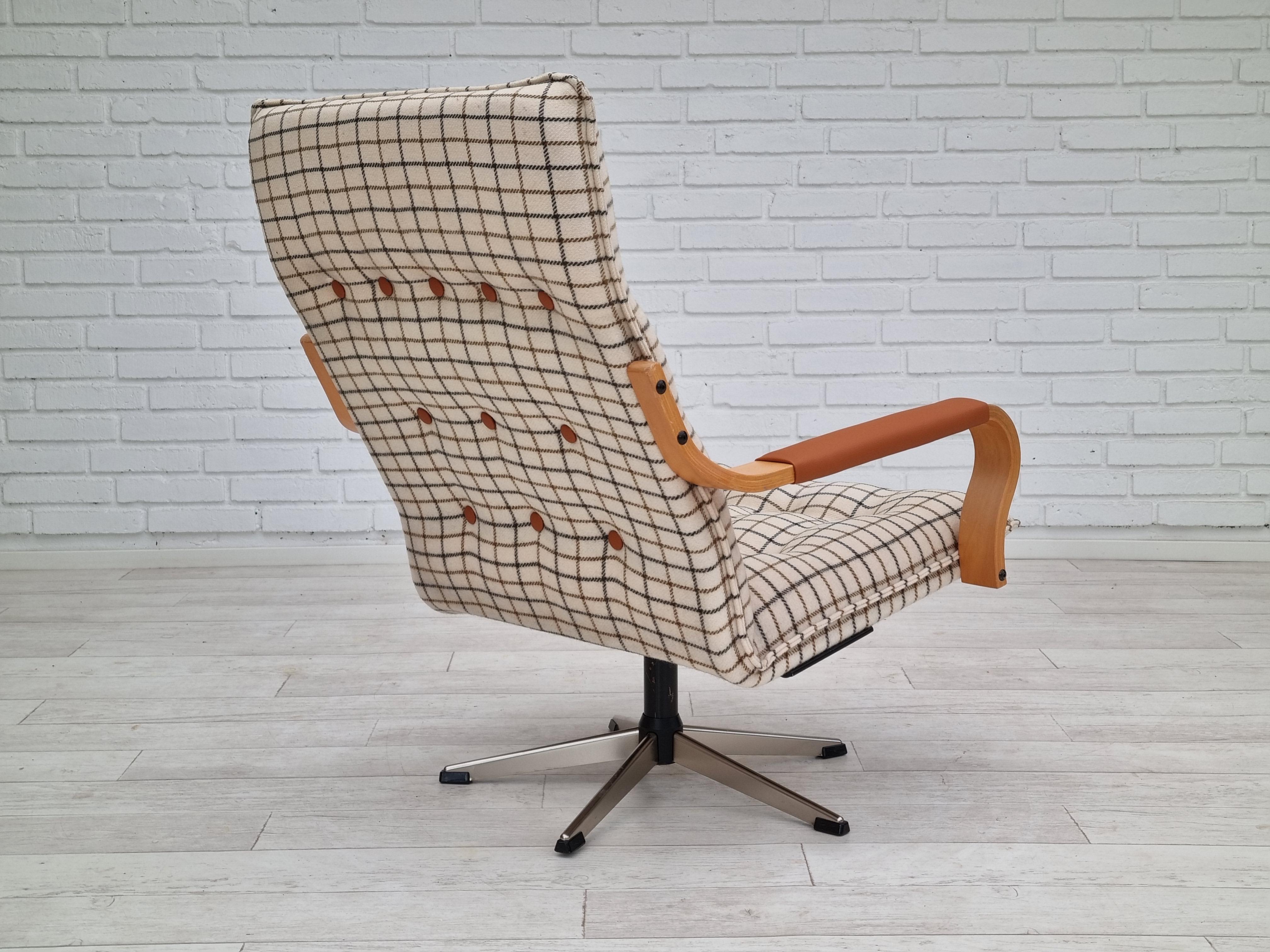 1970s, Refurbished Danish Swivel Armchair, Furniture Wool 3
