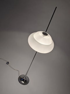Reggiani Chrom-Stehlampe mit Opale-Acryl-Schirm, Italien, 1970er Jahre
