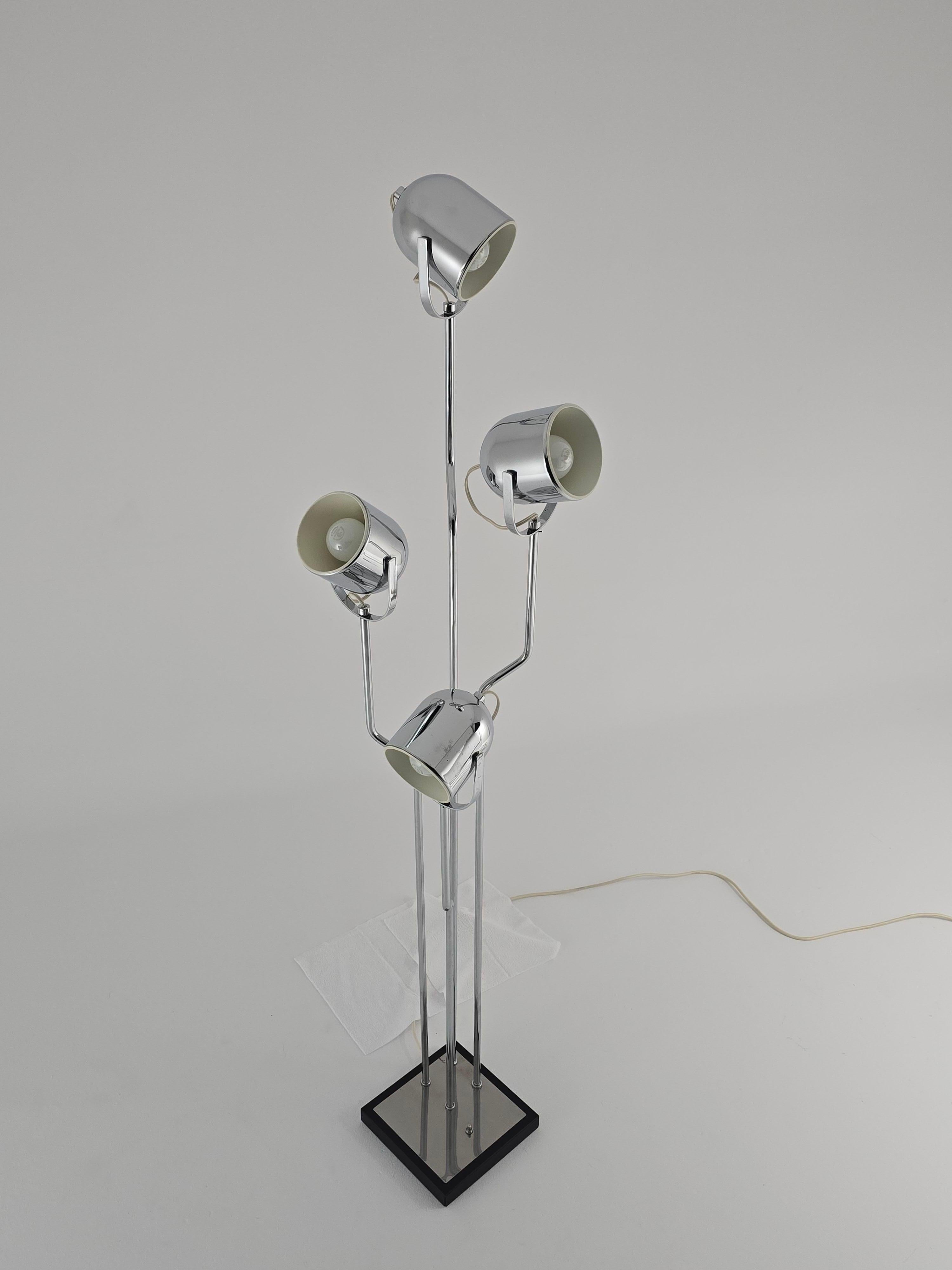 Lámpara de pie Reggiani Cinematic 4 cabezas cromo años 70 , Italia finales del siglo XX en venta