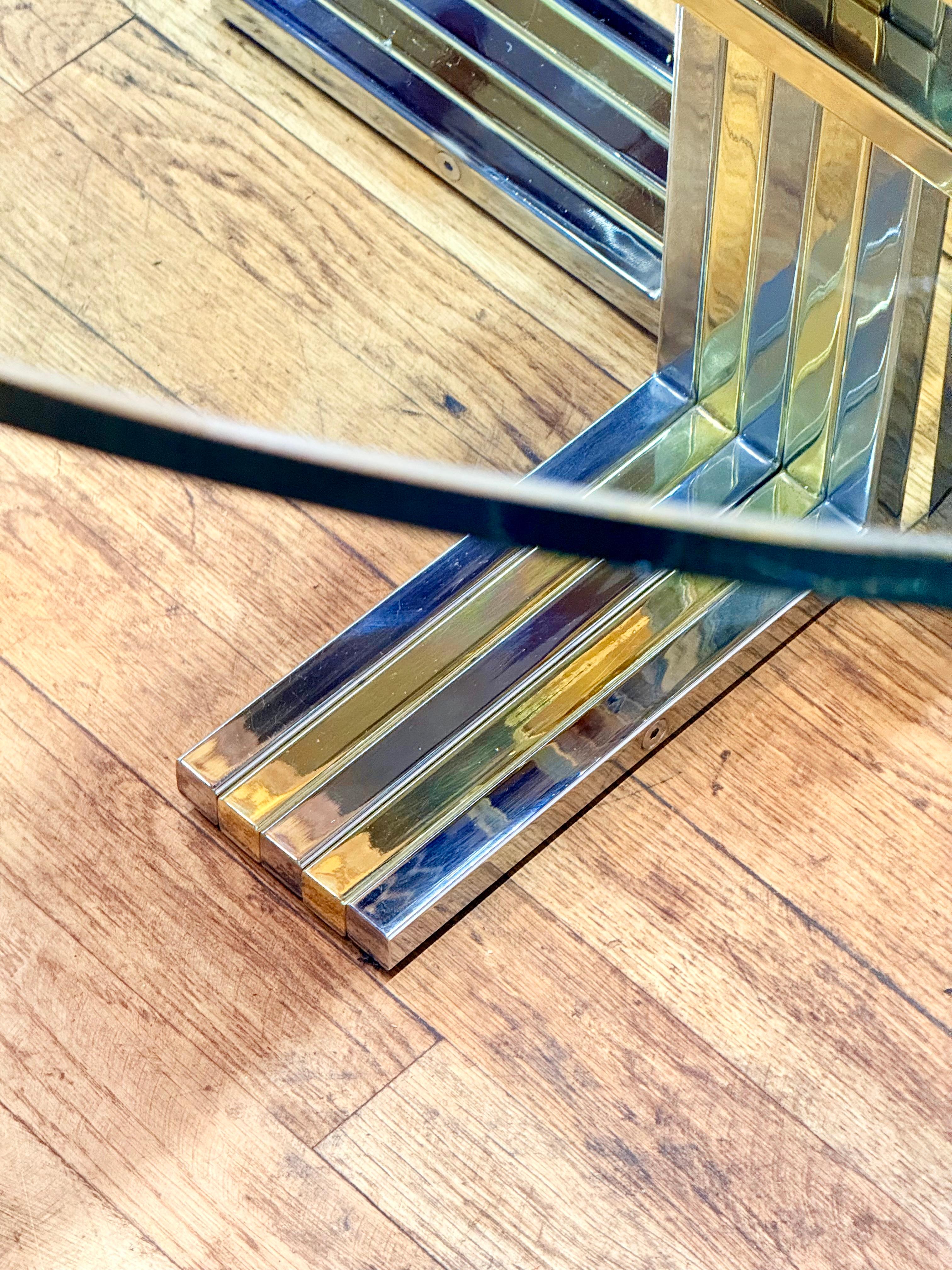 Mesa de centro con tapa de cristal de cromo y latón de Renato Zevi para Banci Firenze, años 70 Latón en venta