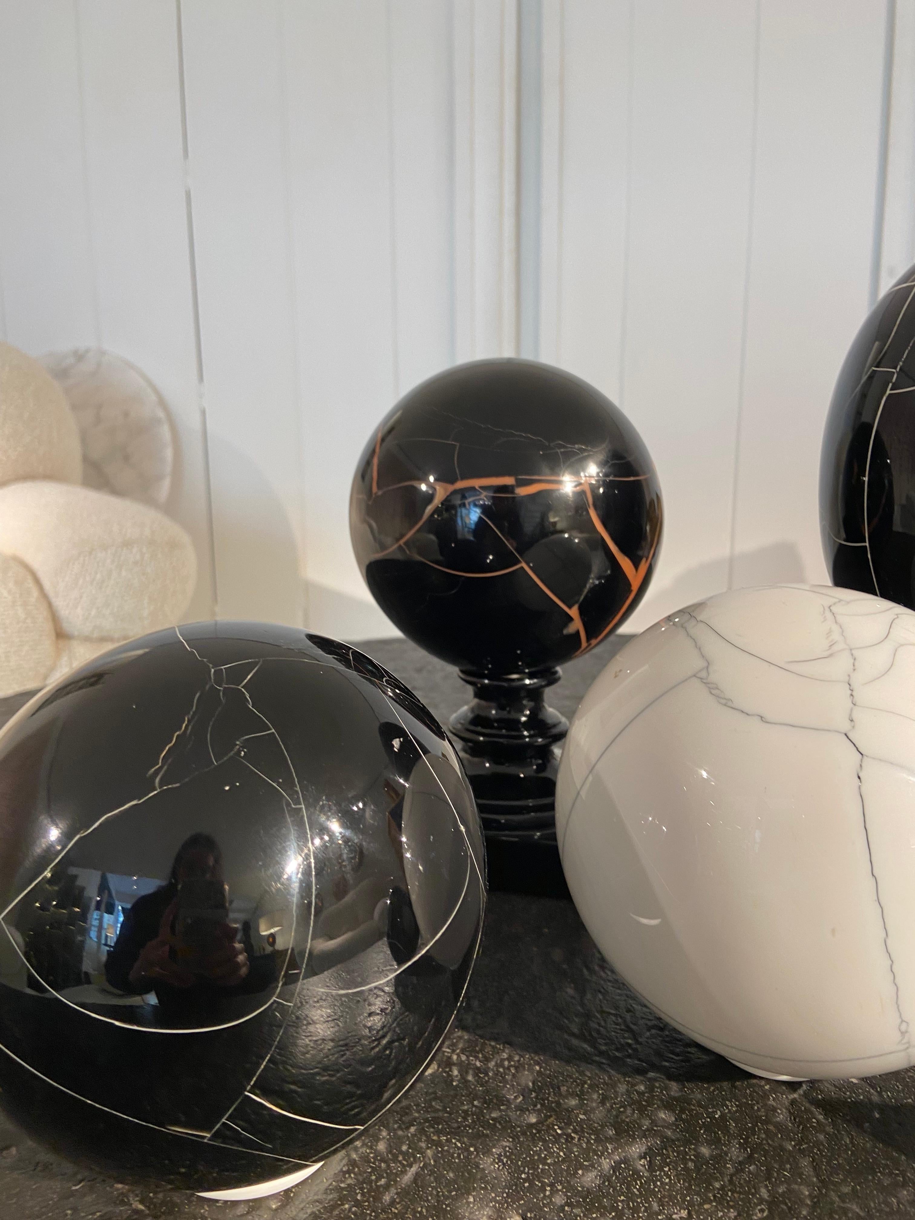 1970s Resin Eggs by Pierre Giraudon  In Good Condition For Sale In Saint-Ouen, FR