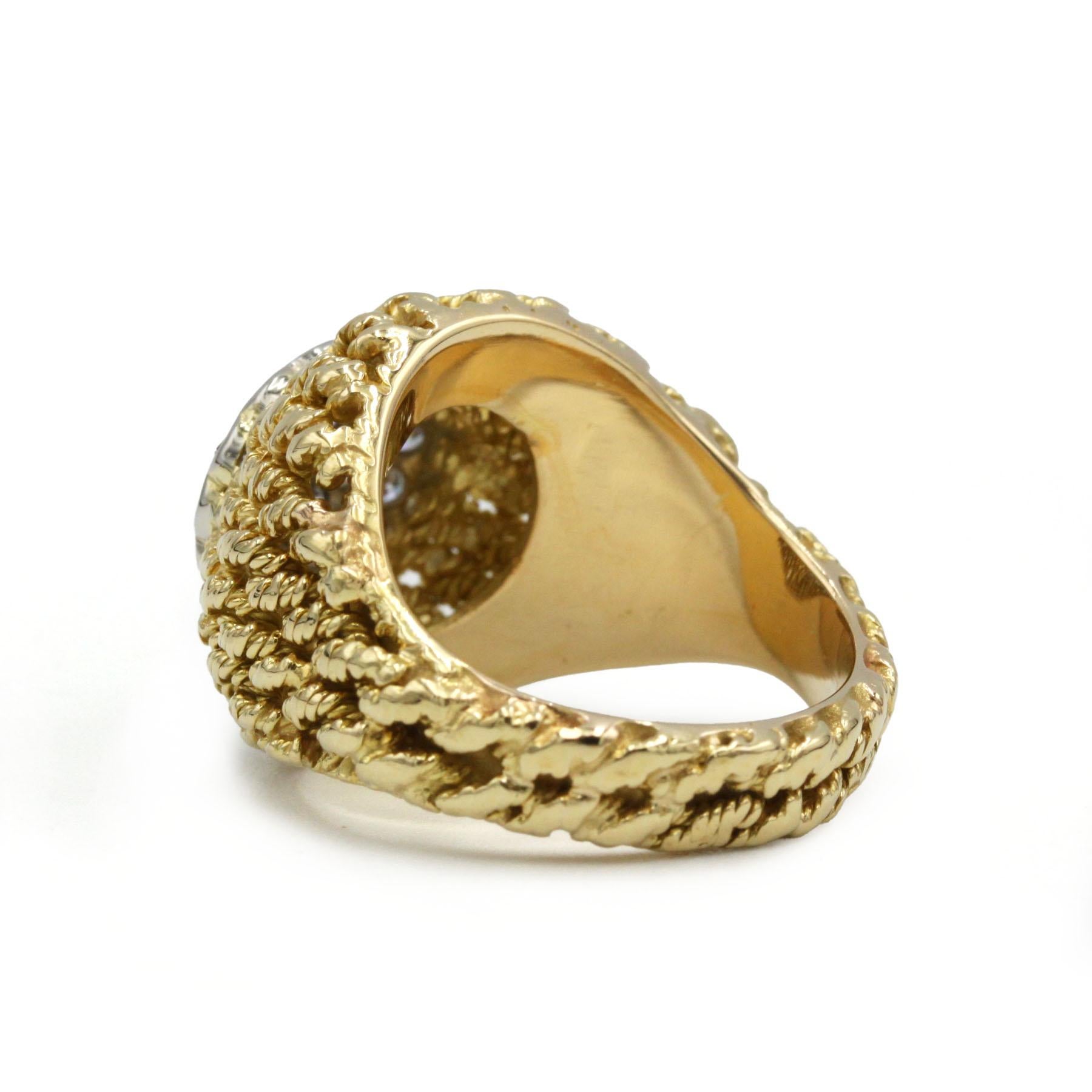 Taglio rotondo Anello retrò anni '70 in oro giallo 18K con diamanti intrecciati, 13,1 g, misura FR 55 (US 7) in vendita