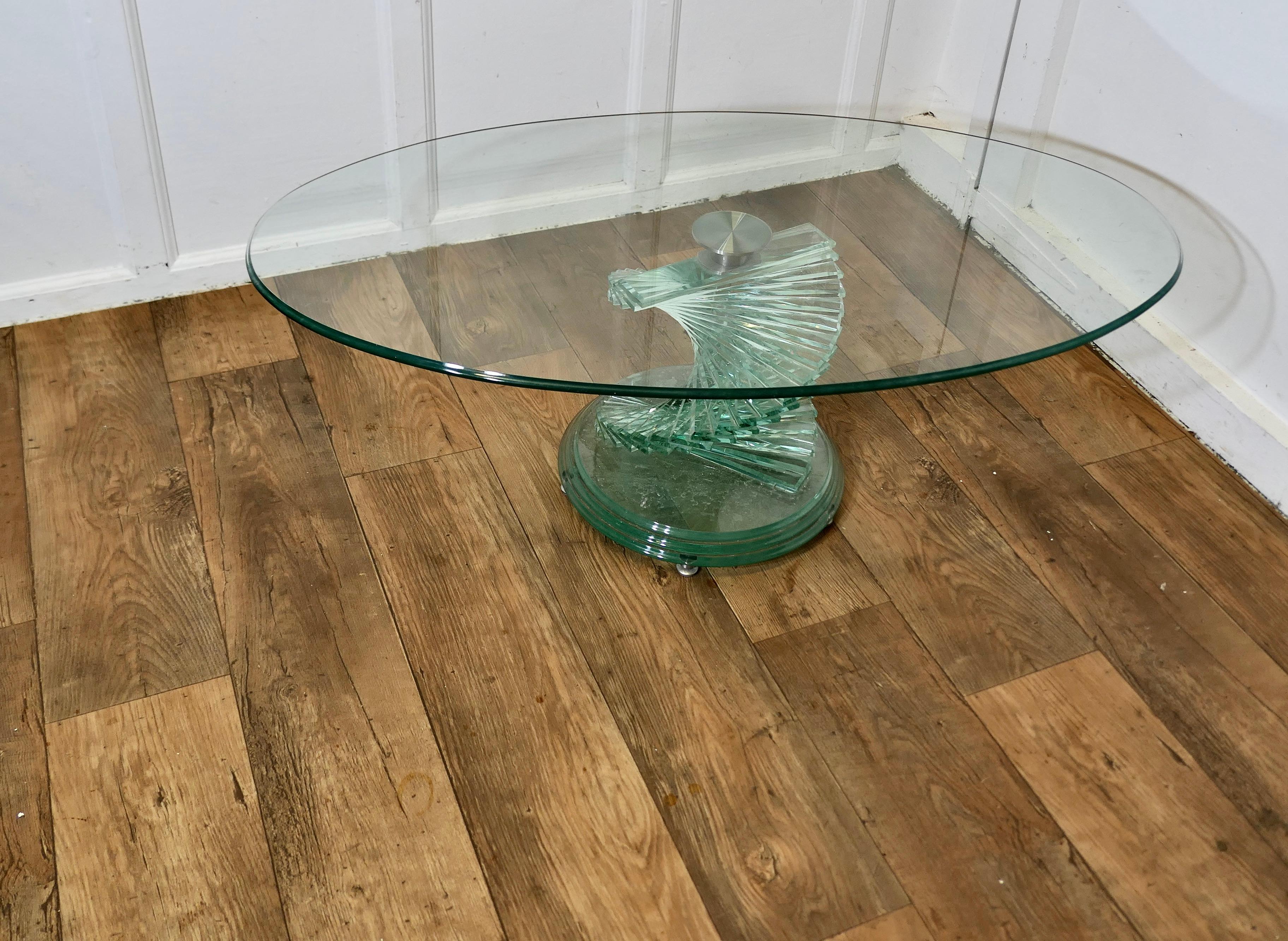 Table basse en verre au design rétro des années 1970 posée sur une spirale en verre en vente 2