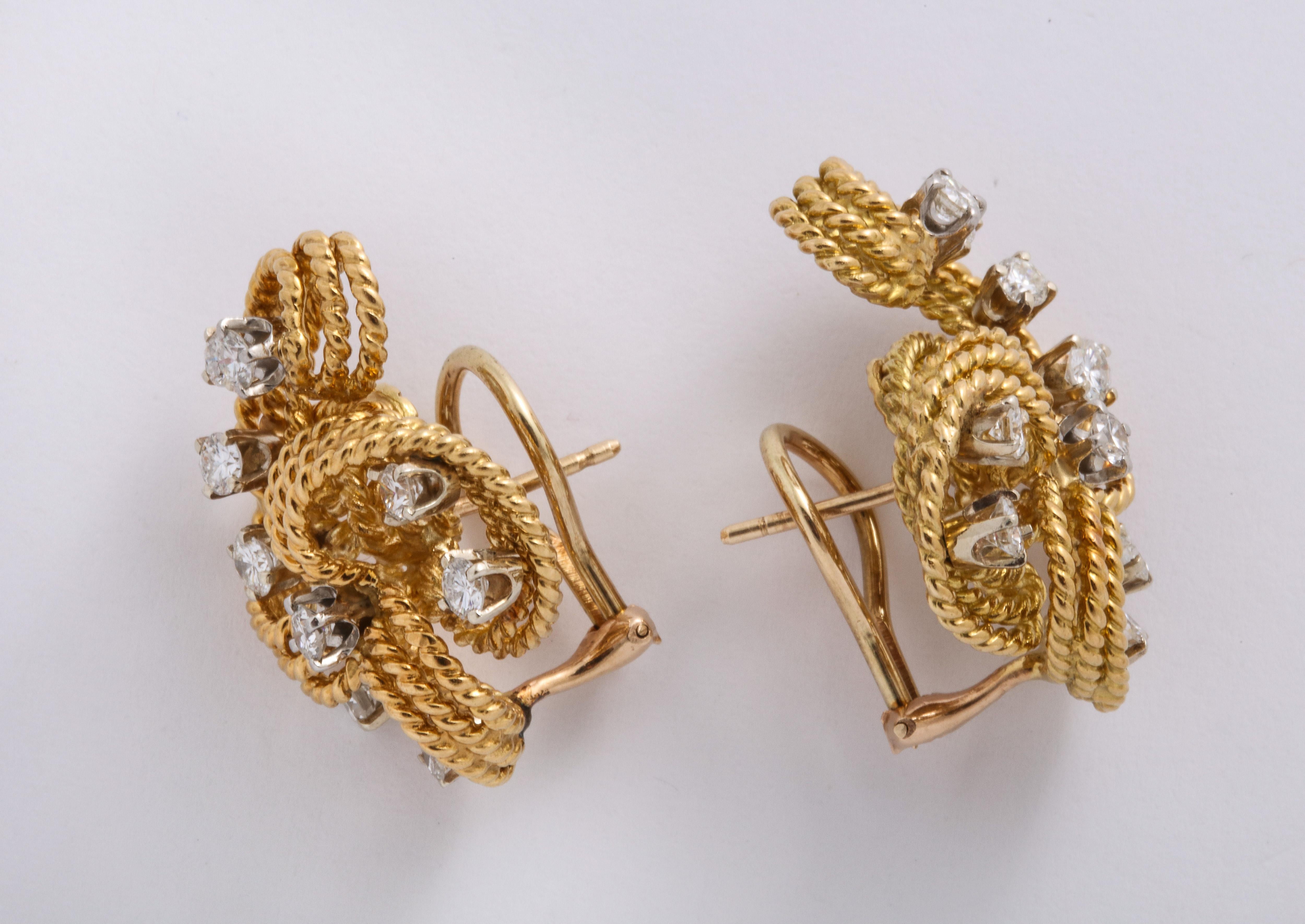 1970s Retro Twisted Wire 18 Karat Gold Diamond Cuff Necklace and Earring Set 5