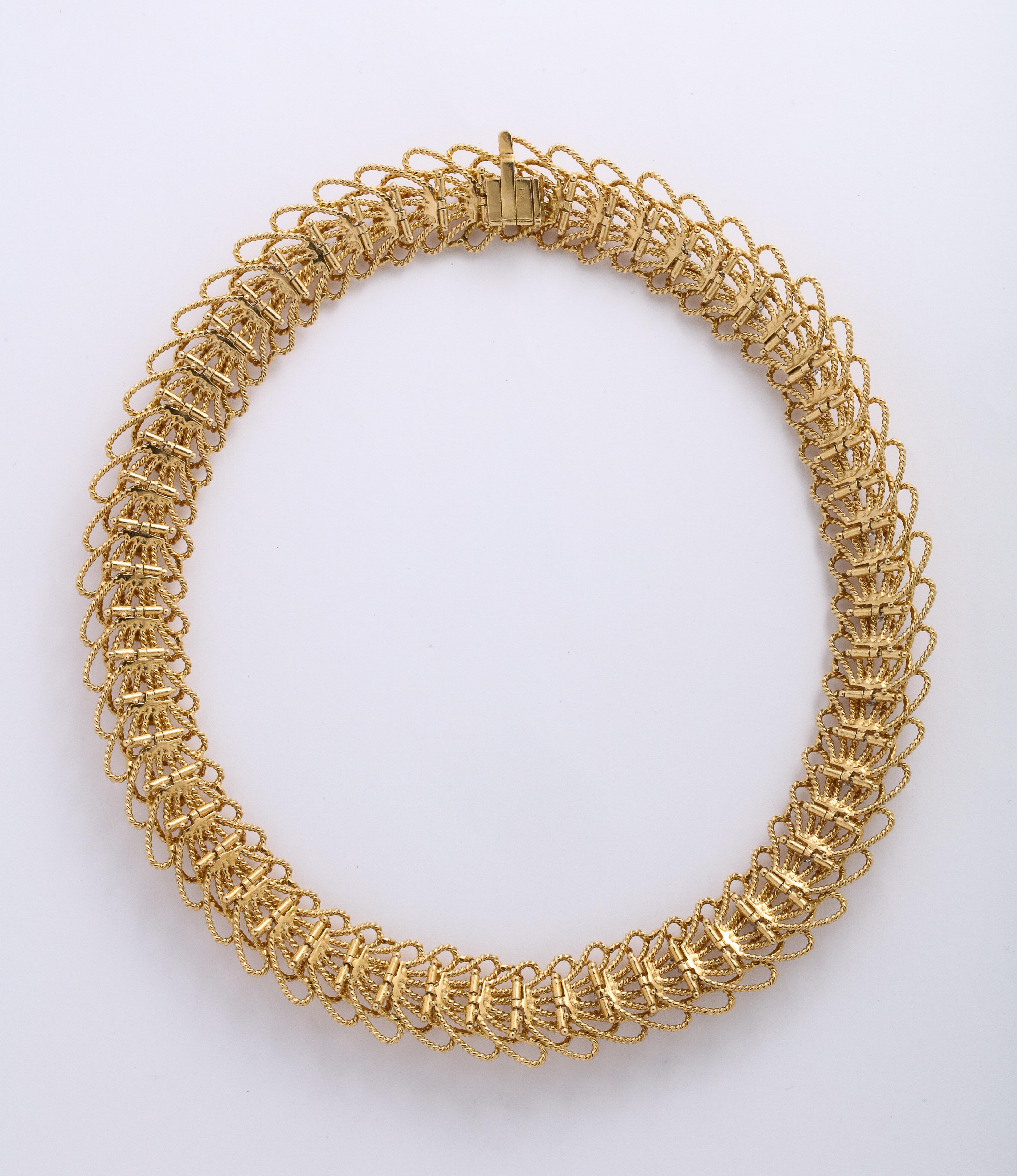 1970s Retro Twisted Wire 18 Karat Gold Diamond Cuff Necklace and Earring Set 1