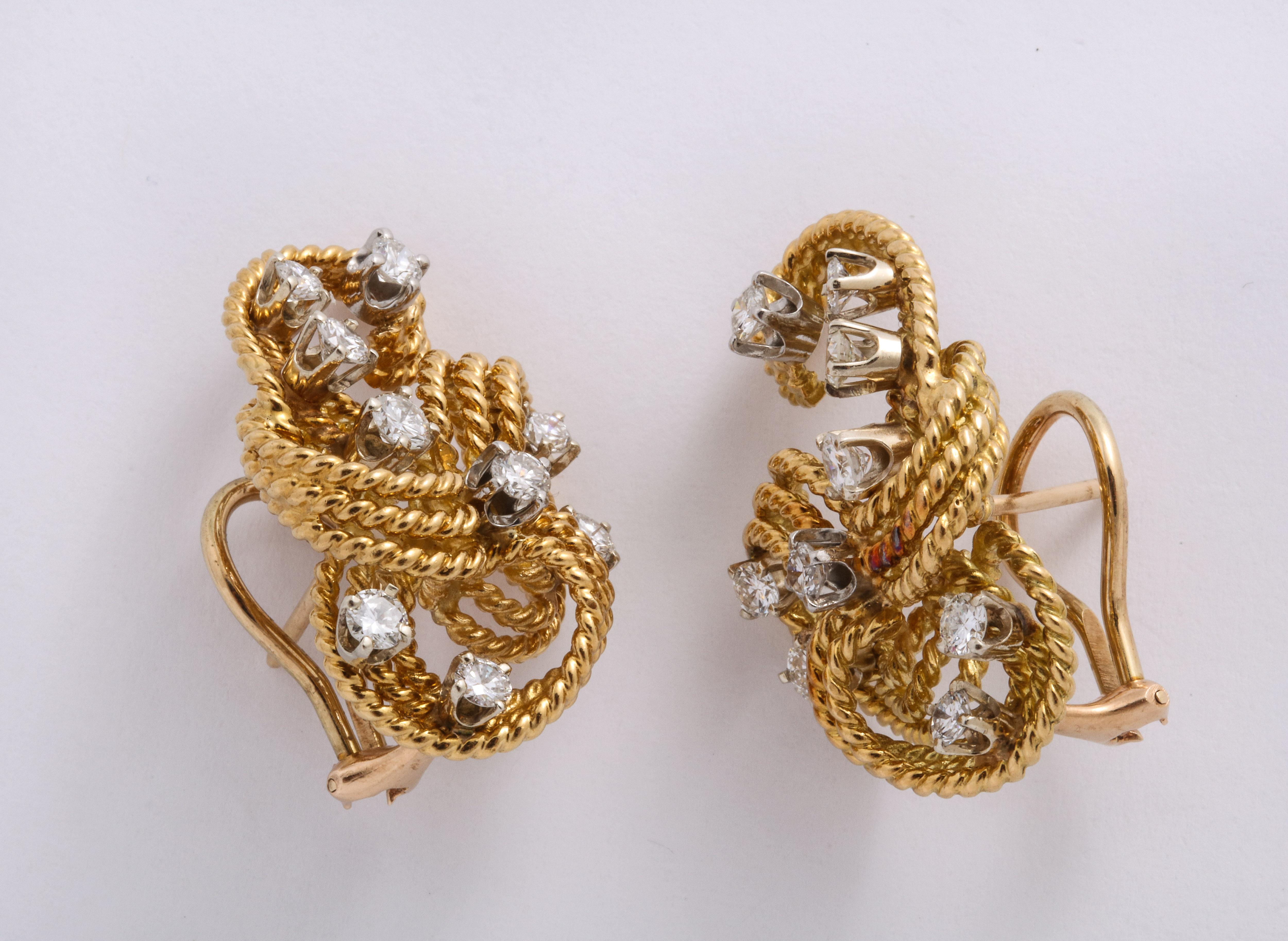 1970s Retro Twisted Wire 18 Karat Gold Diamond Cuff Necklace and Earring Set 4