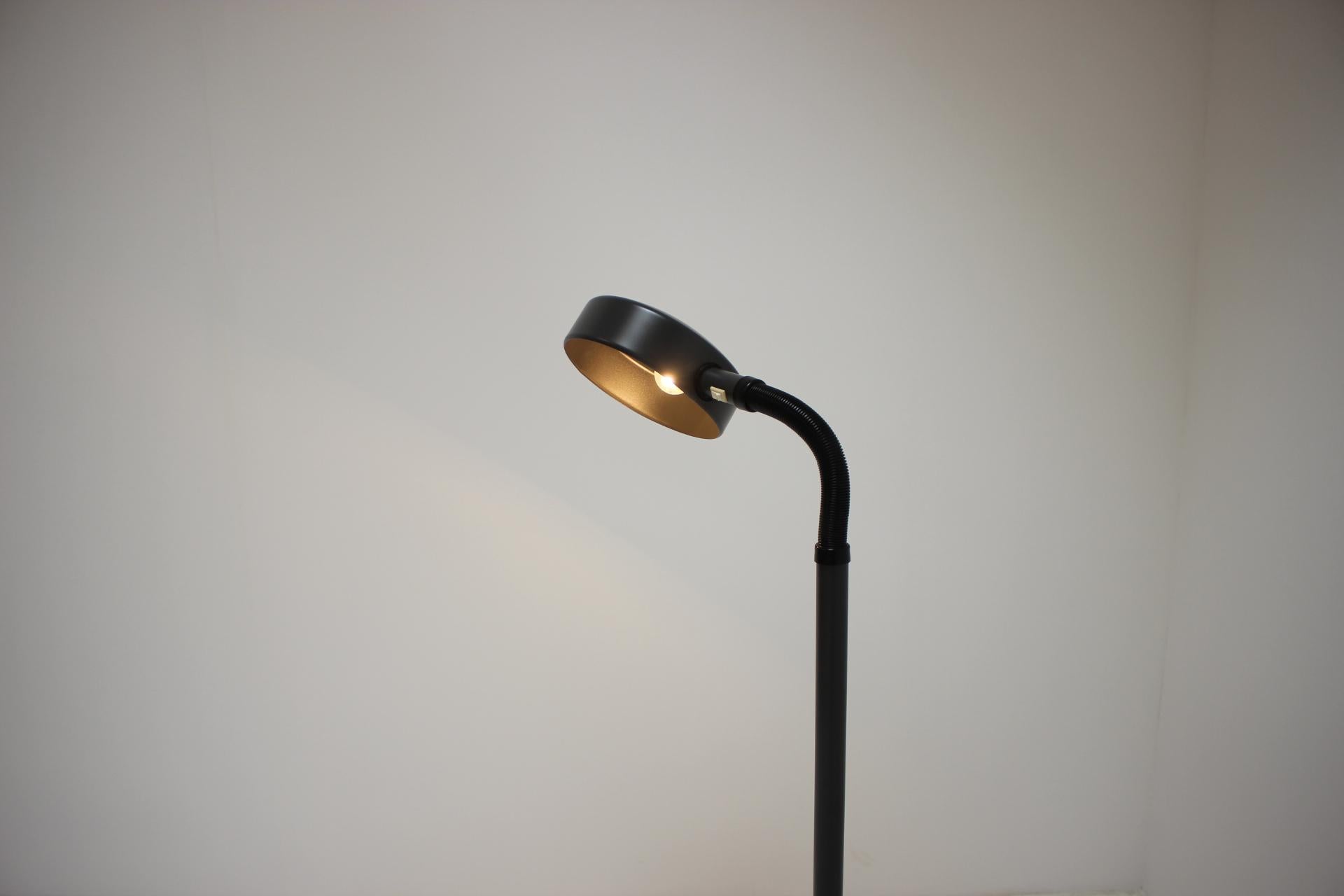 Metal 1970s Retro Vintage Freestanding Dijkstra Bowl Shaped Reading Floor Lamp For Sale