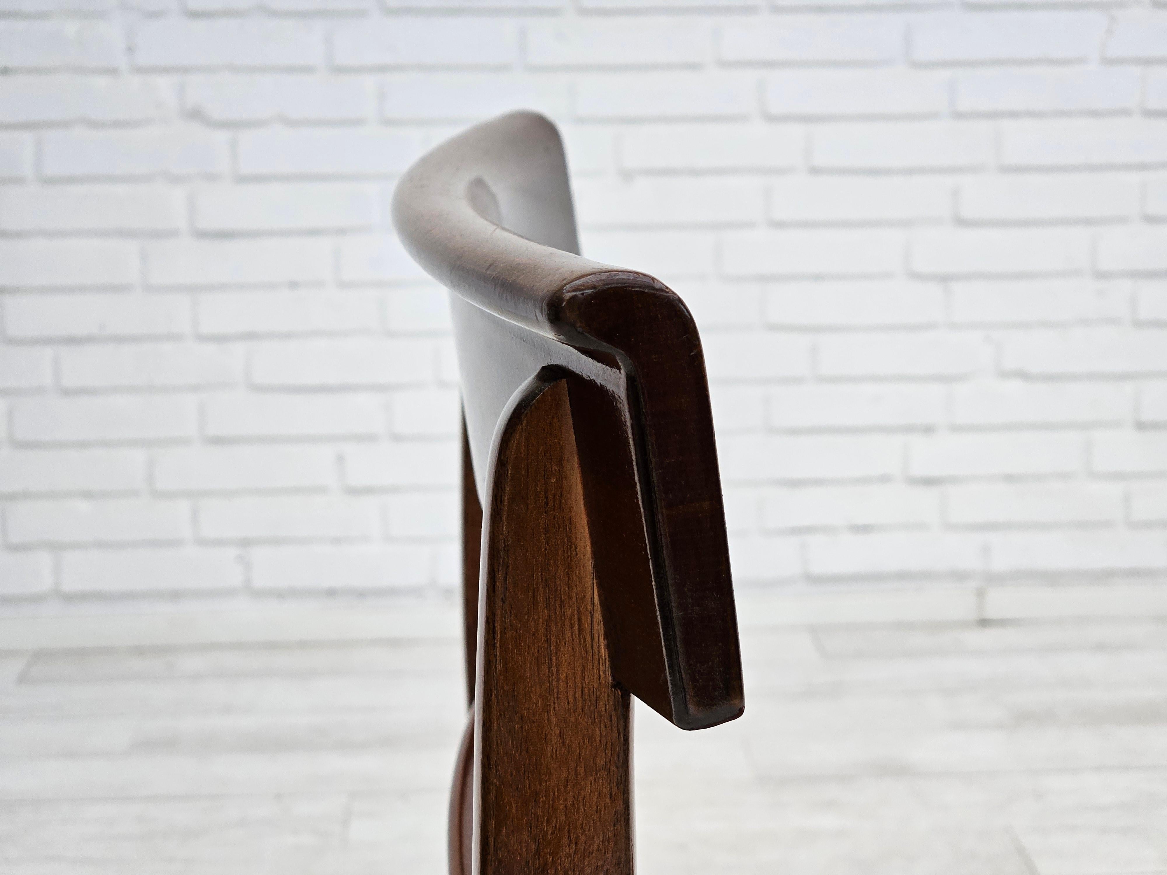 Années 1970, retapissé ensemble de 6 pièces de chaises de salle à manger danoises, bois de teck, cuir. en vente 12
