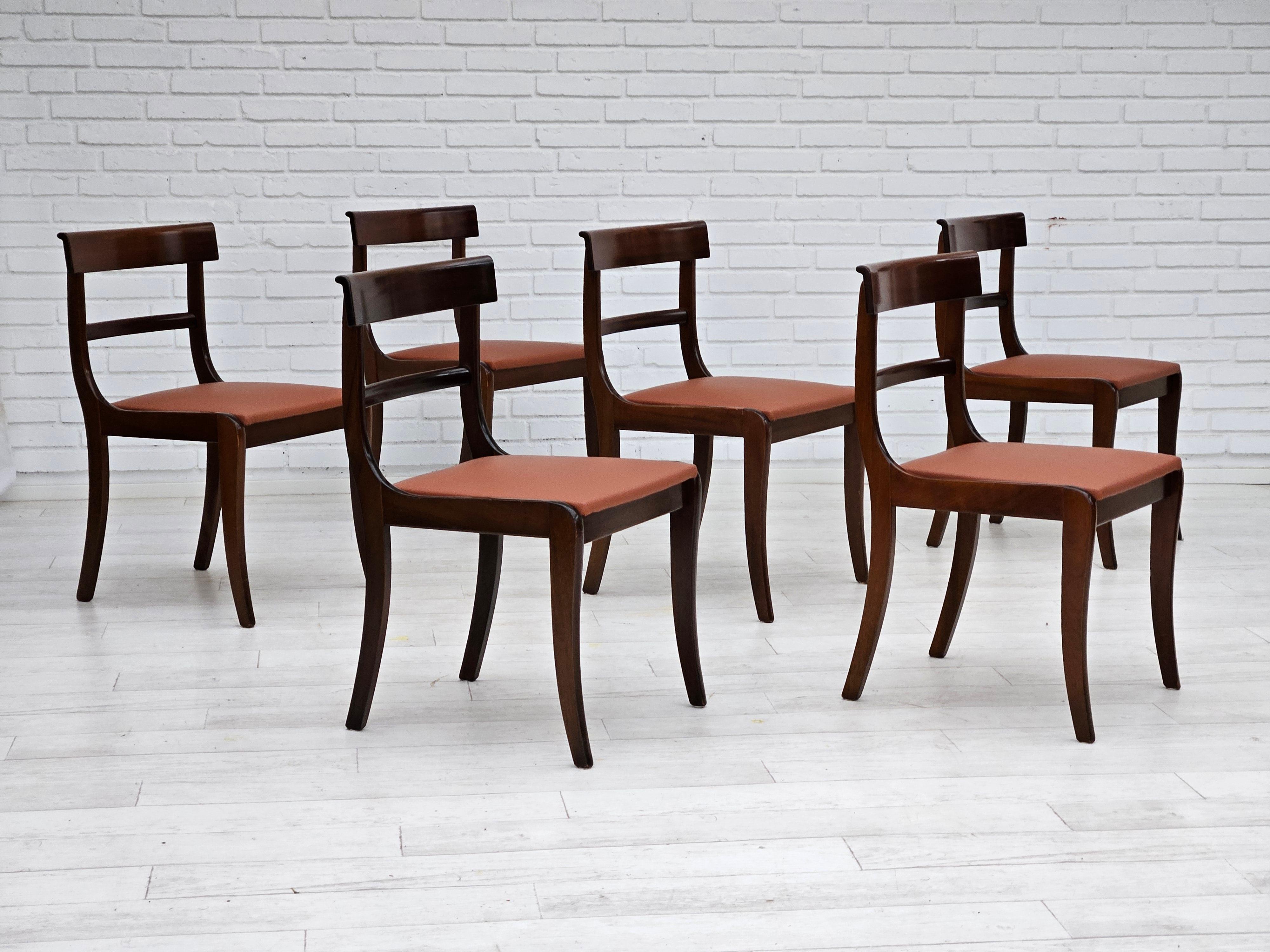 Scandinavian Modern 1970s, reupholstered set of 6 pcs Danish dining chairs, teak wood, leather. For Sale