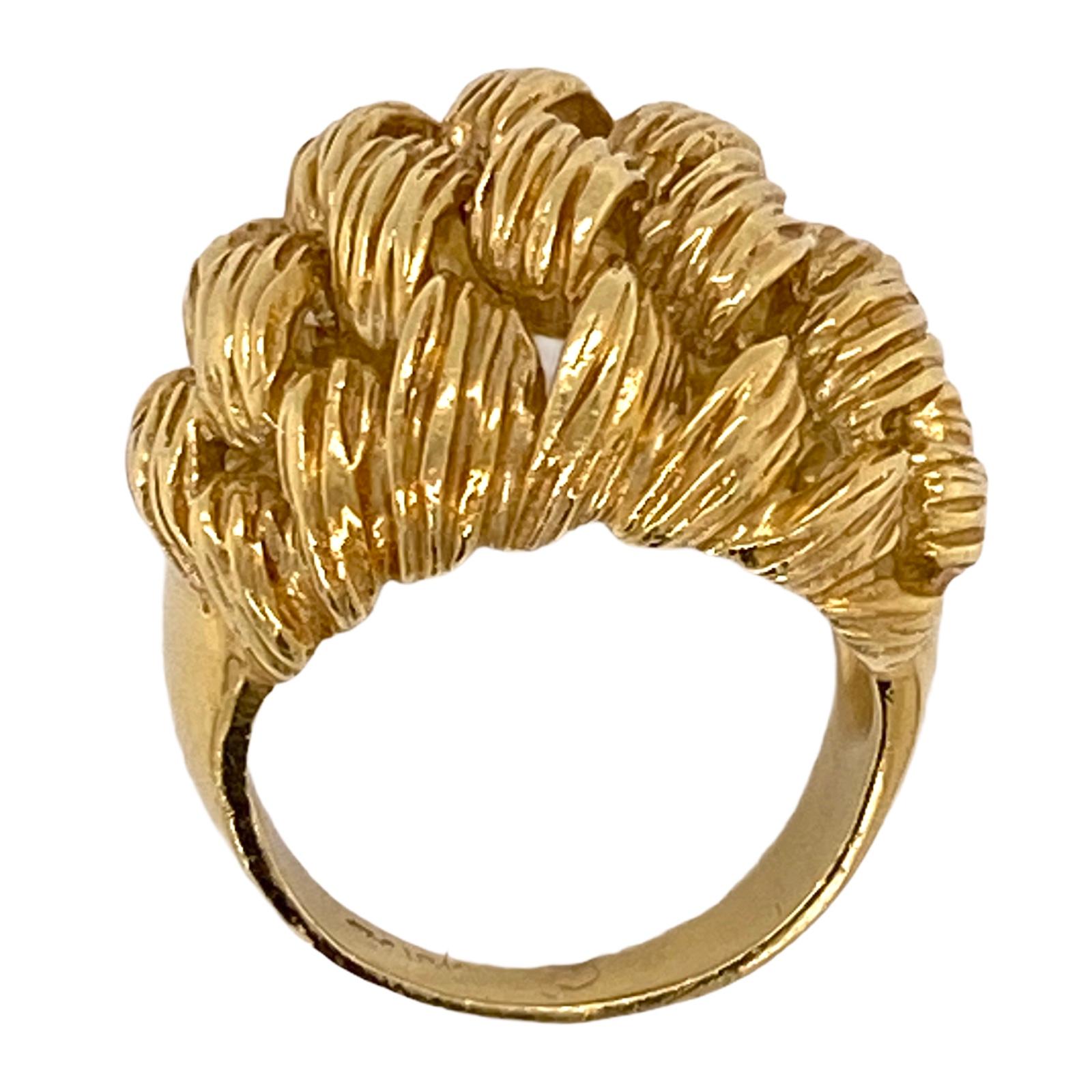 1970s Ribbed Basket Weave 18 Karat Yellow Gold Dome Ring In Excellent Condition In Boca Raton, FL
