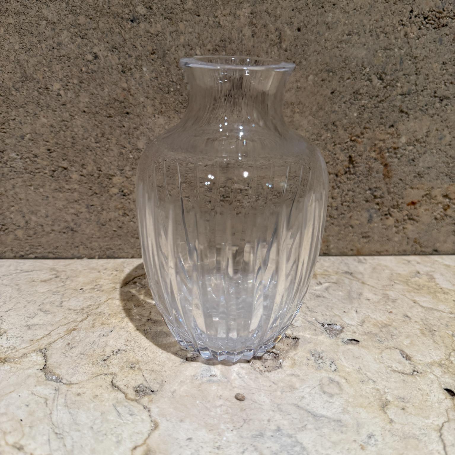Bud Vase Tapered Crystal Glass
ribbed glass
unmarked, in the style of Waterford Crystal.
6 h x 4 diameter
Preowned vintage condition
refer to images listed