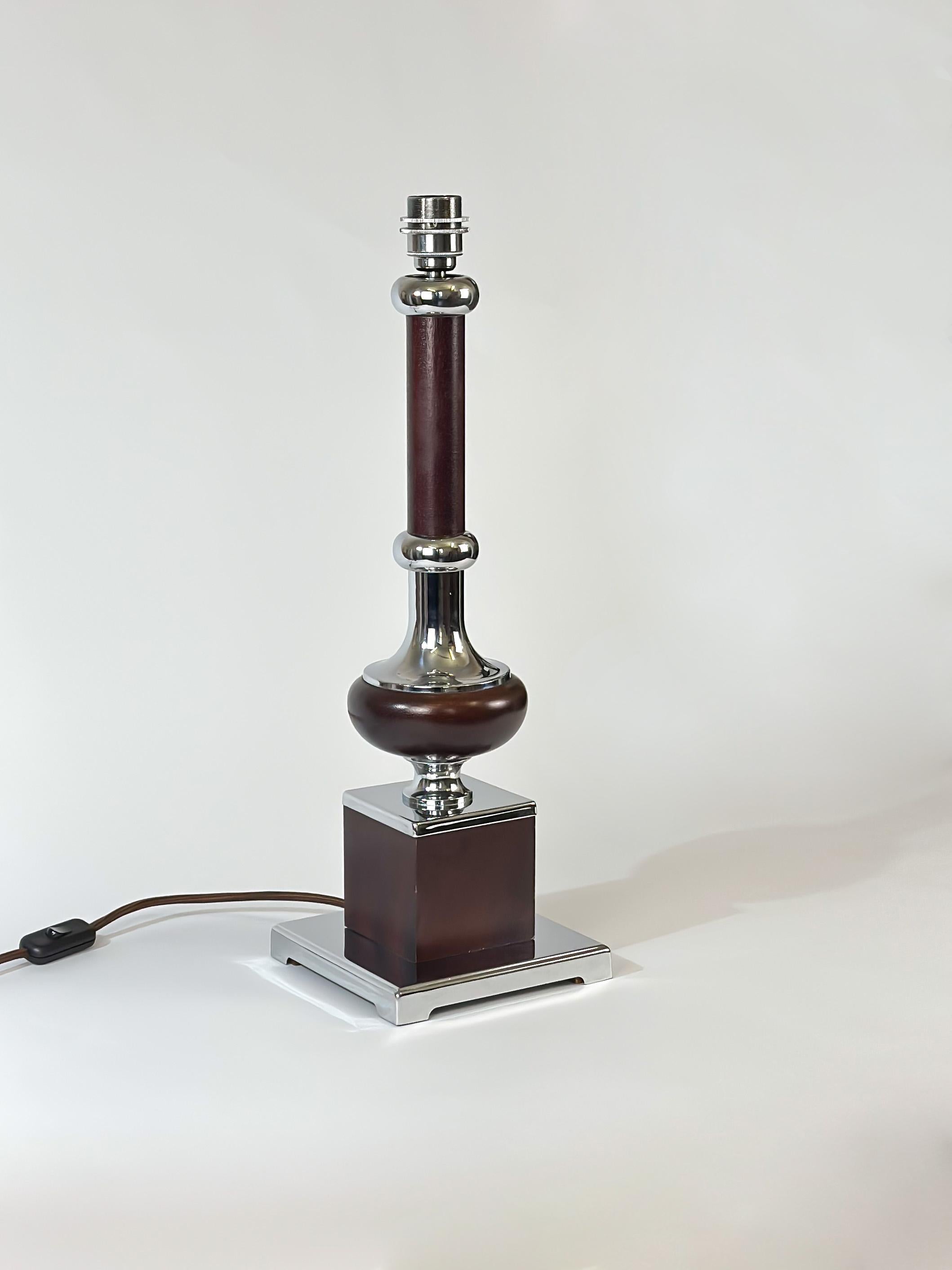 Moderne Tischlampe aus Chrom und Palisanderholz von Richard Essig aus der Mitte des Jahrhunderts, ca. 1970er Jahre (Beschichtet) im Angebot