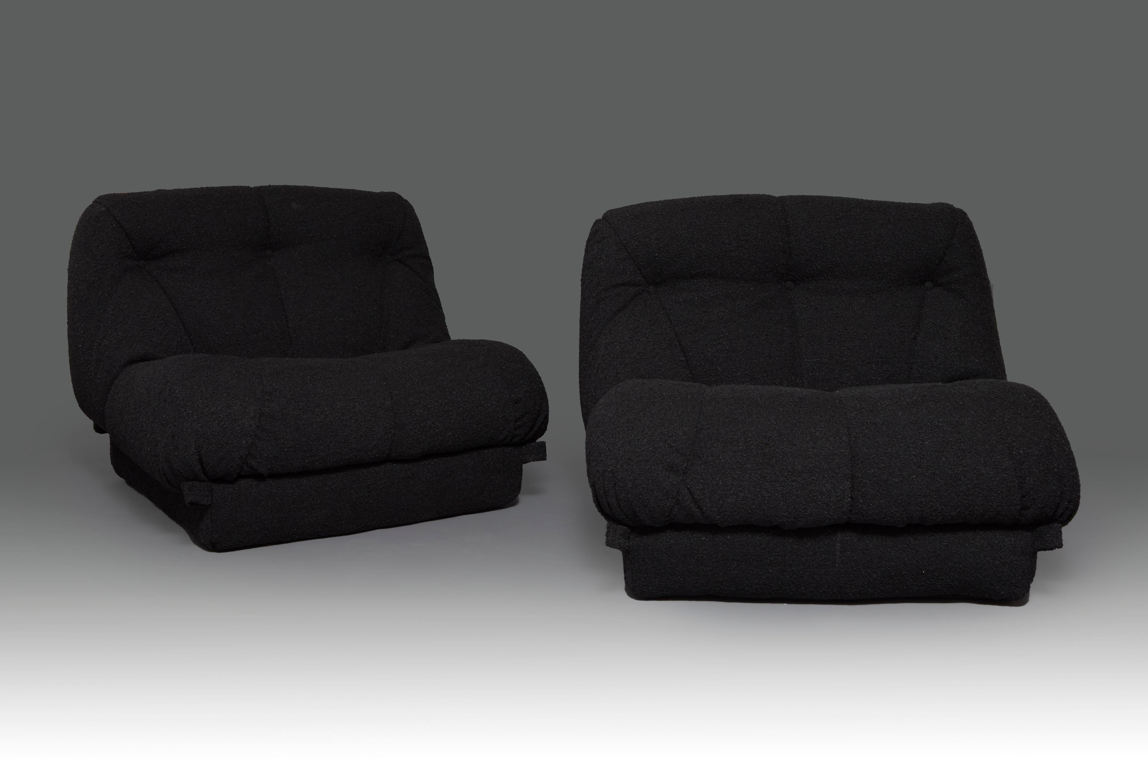 Pair of ‘’Nuvolone’’ Lounge chairs in black bouclé upholstery designed by Rino Maturi for Mimo Leone & Co. Italy, 1970’s. Fully renewed upholstery, plastic base shows little damages from age (pictures under request)

This versatile set can be