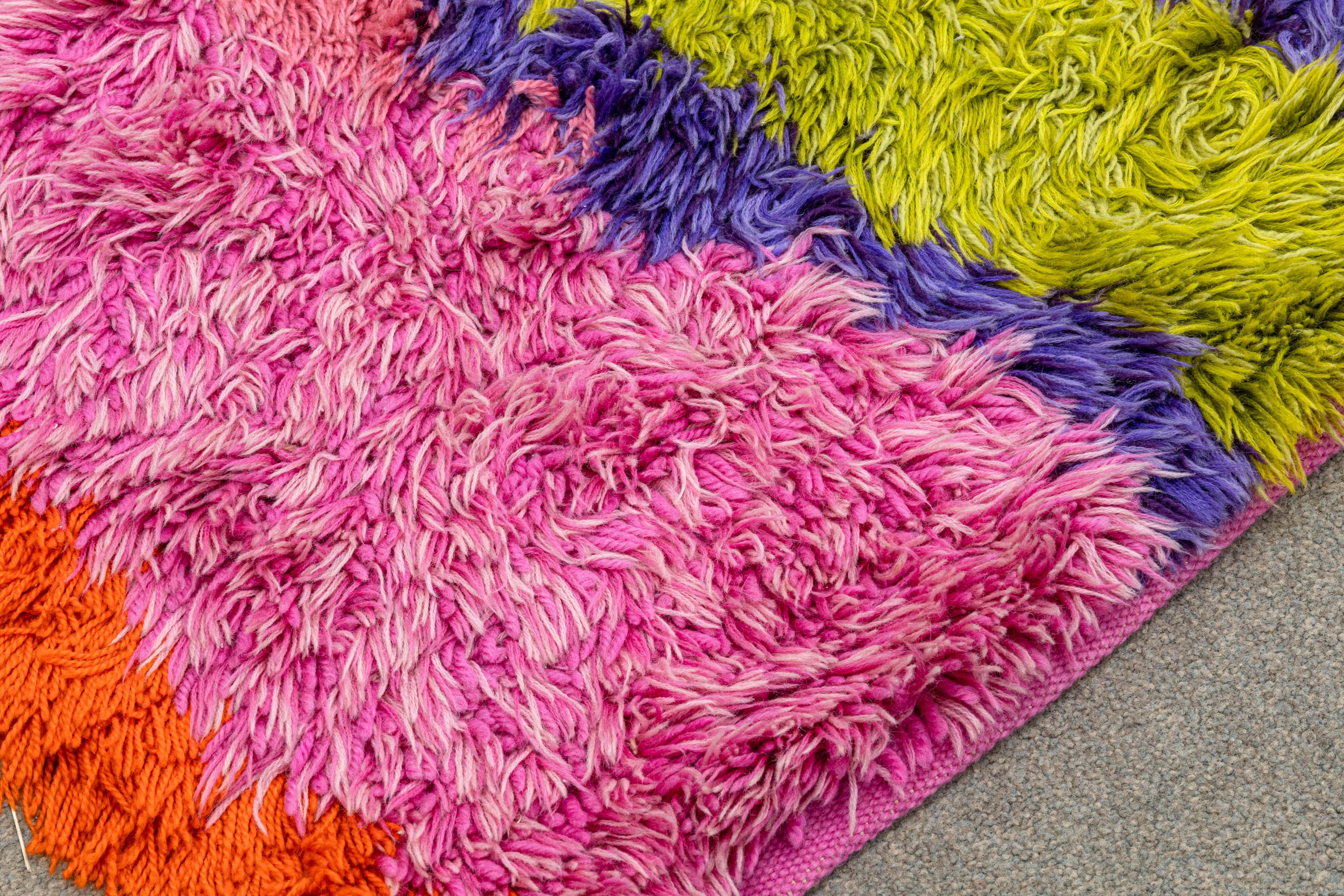 1970er Robert Kidd Bunt handgewebter Wollteppich Wandbehang 5,5' x 6,5', farbenfroher Wandbehang (Ende des 20. Jahrhunderts) im Angebot