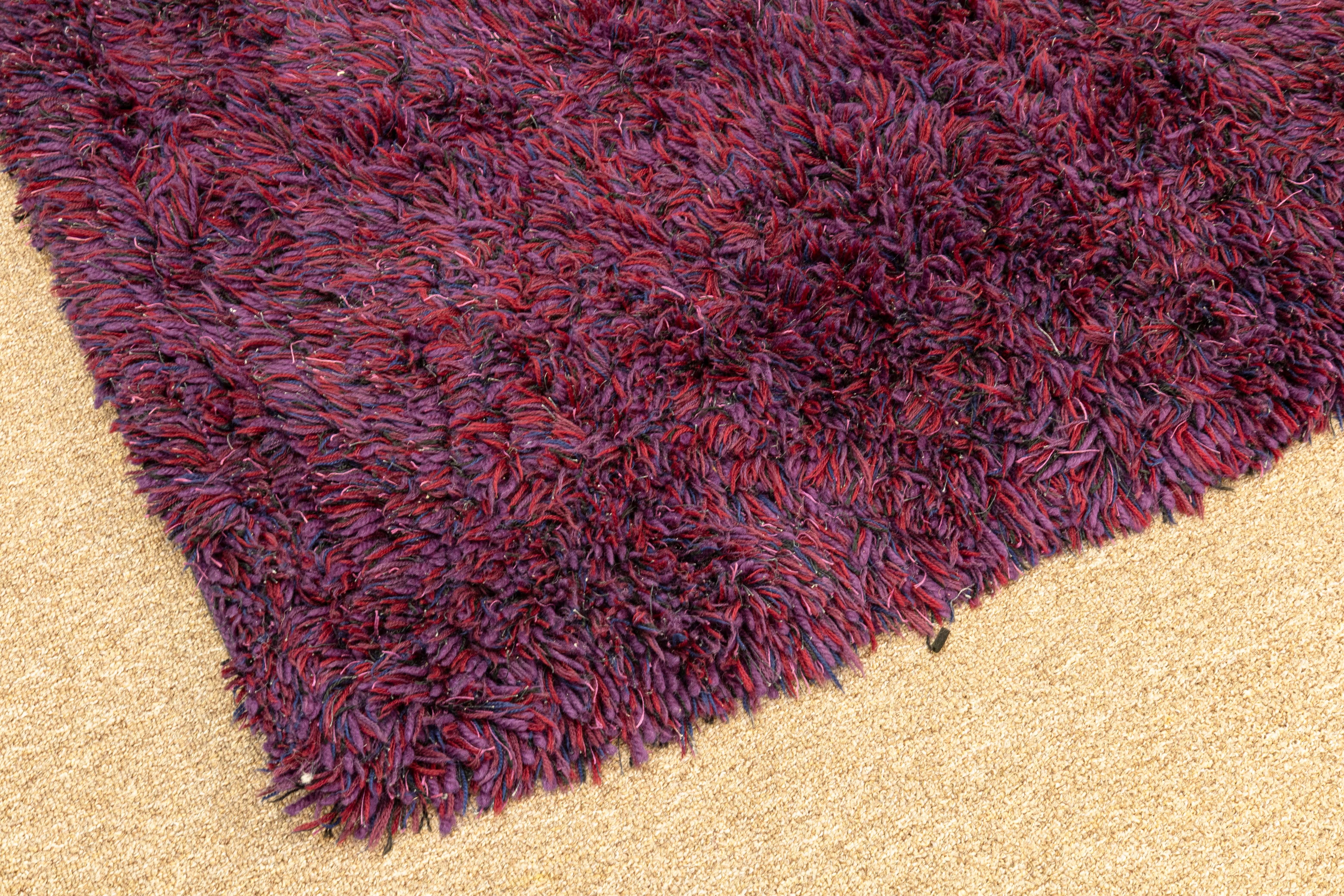 Américain 1970s Robert Thed Handwoven Wool Area Rug Wall Hanging 5.5' x 8.5' (Tapis de laine tissé à la main) en vente