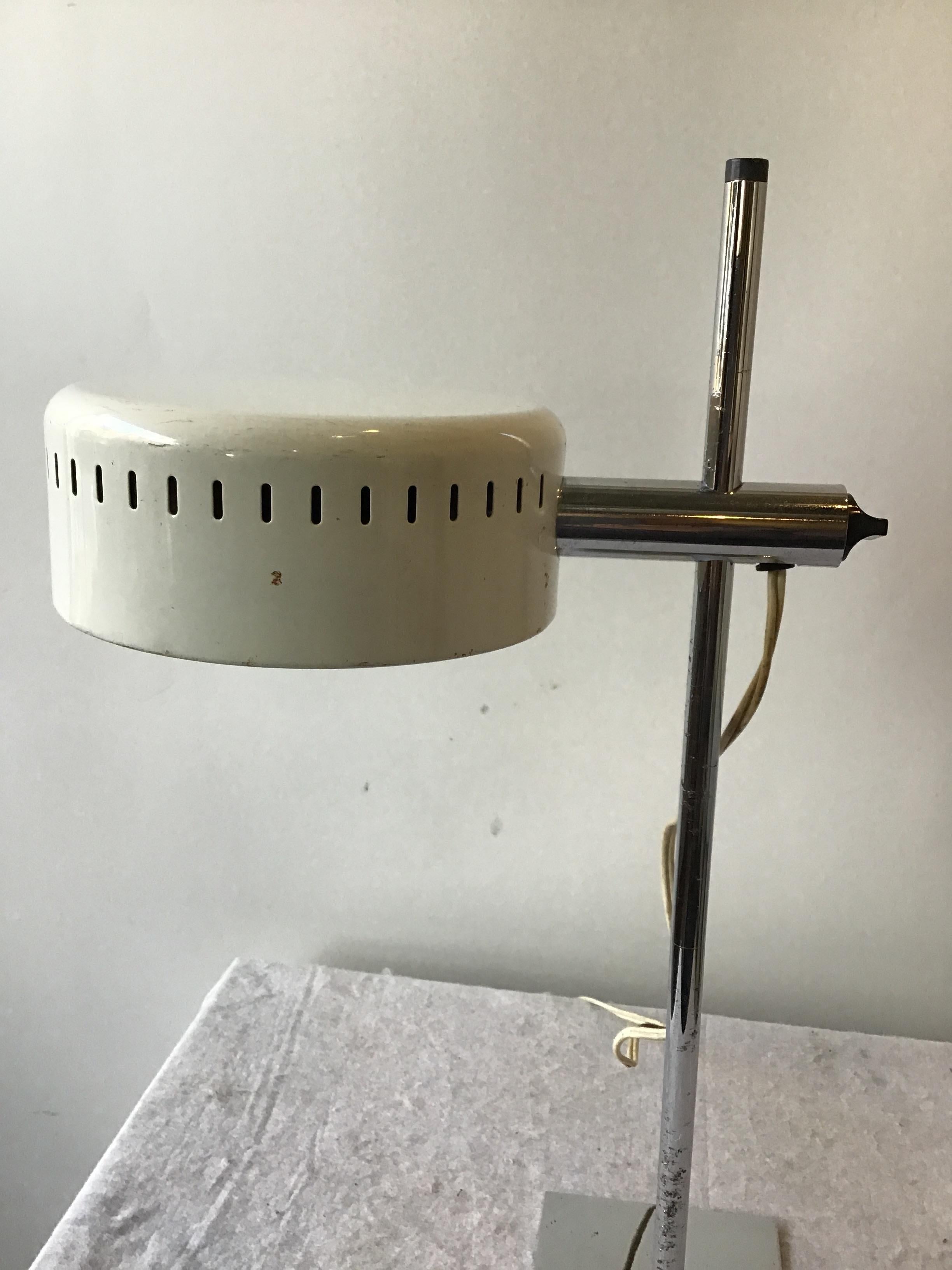 1970s Robert Sonneman Chrome and Painted Metal Table Lamp For Sale 1