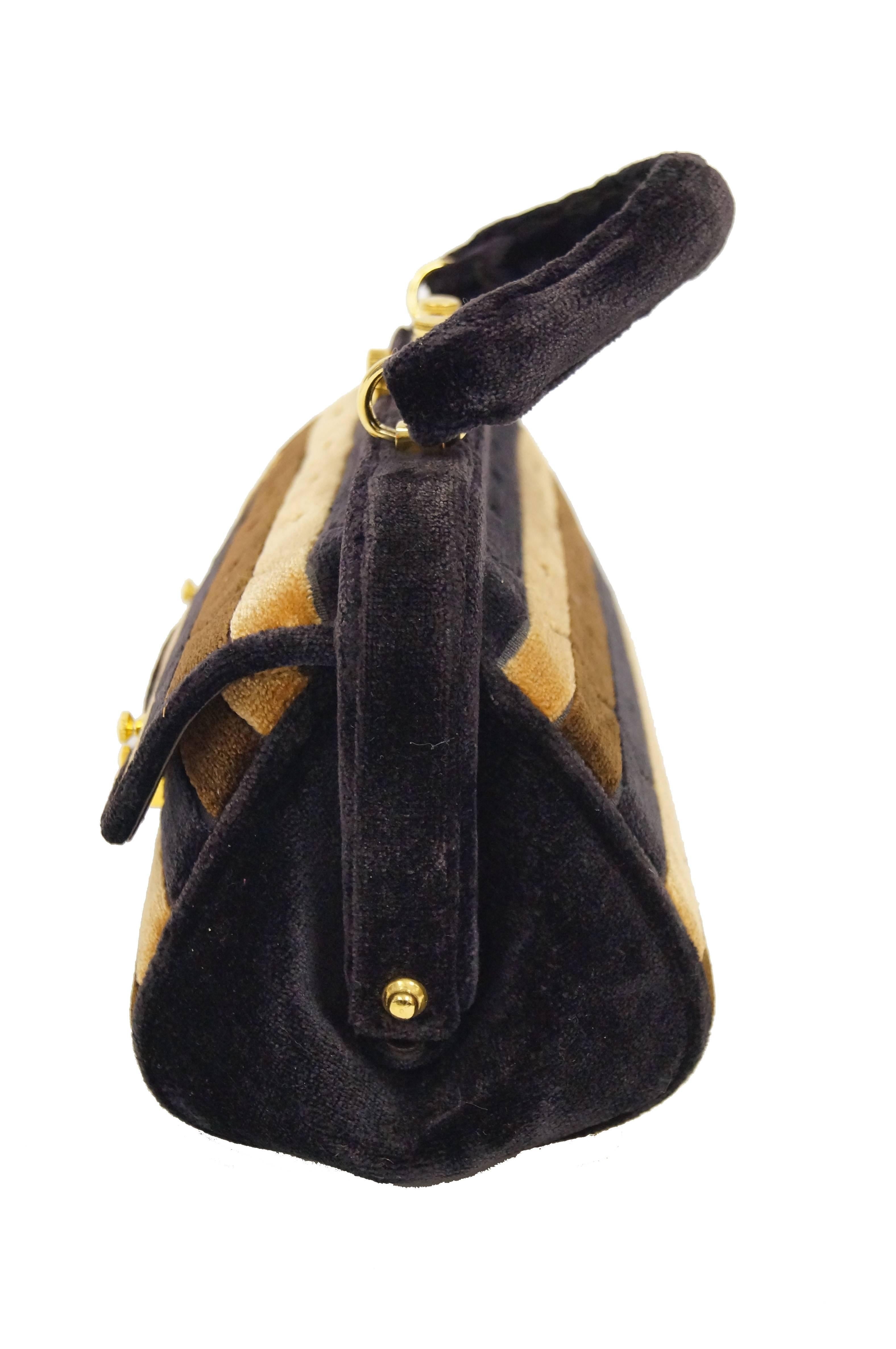 1970s Roberta di Camerino Brown Cut Velvet Belt Detail Handbag In Excellent Condition For Sale In Houston, TX