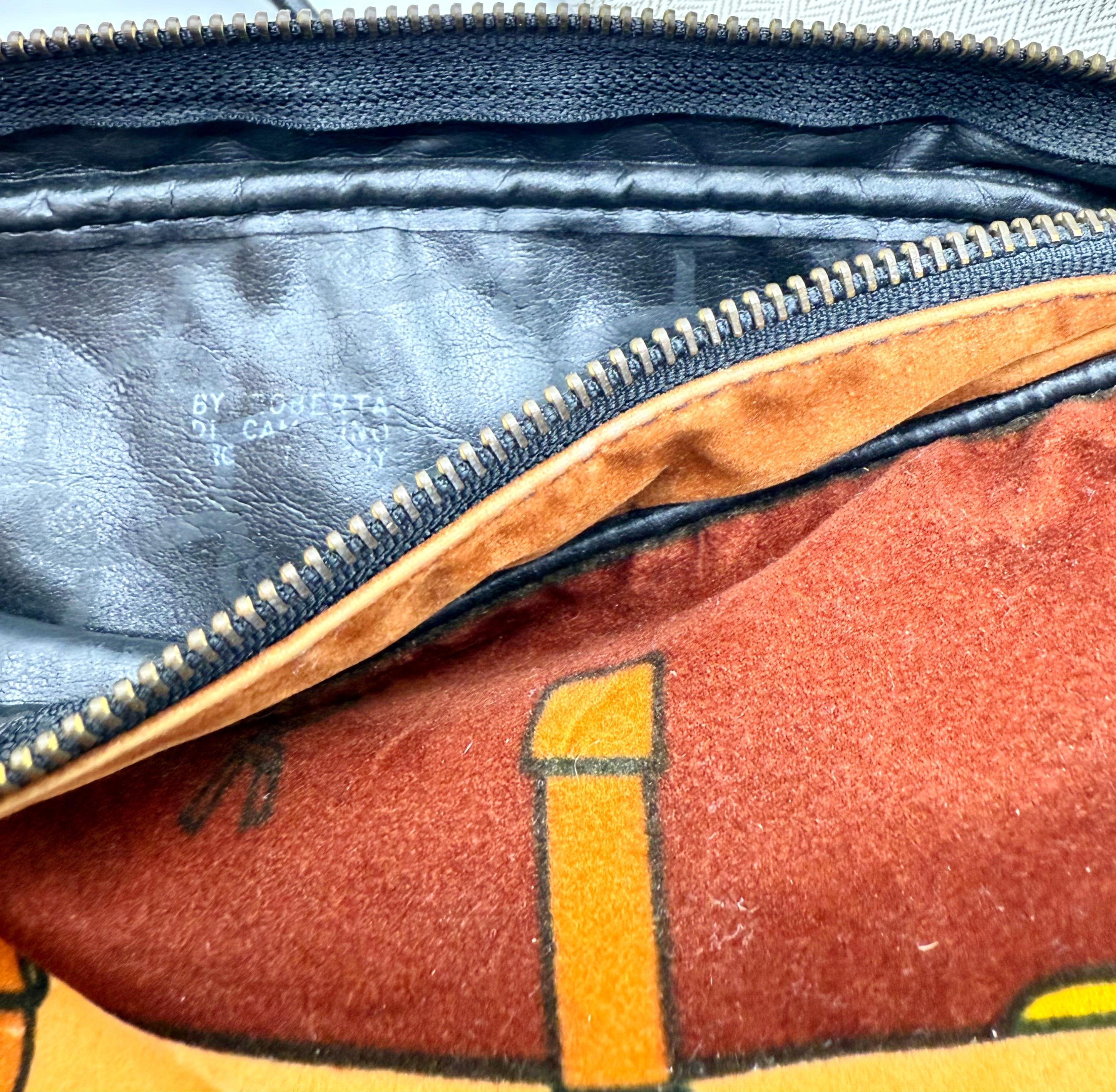 Bolso cruzado vintage de terciopelo marrón tostado Roberta Di Camerino Trompe l'Oeil de los años 70 en Excelente estado para la venta en San Diego, CA
