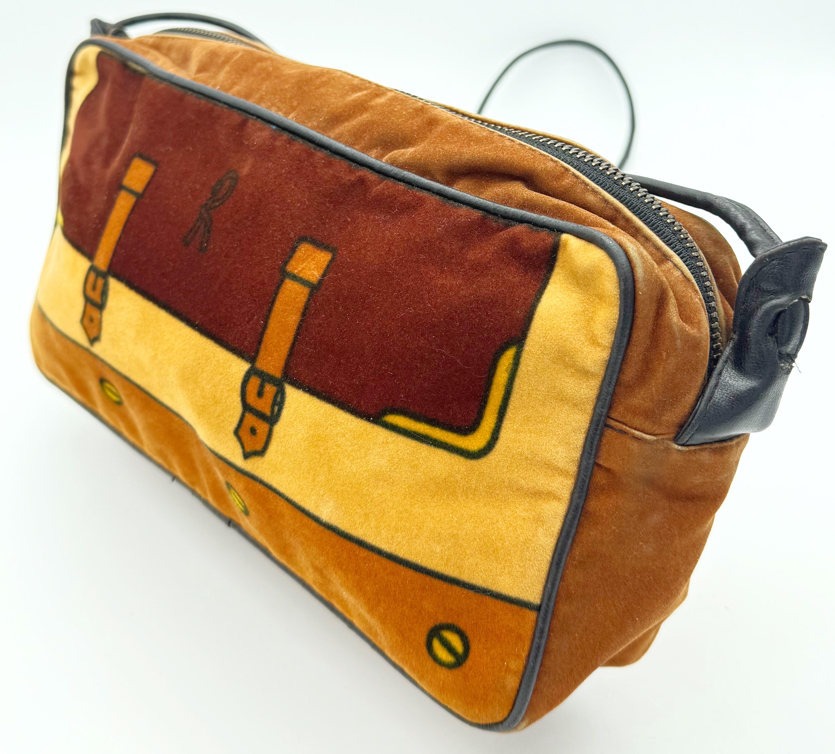 Bolso cruzado vintage de terciopelo marrón tostado Roberta Di Camerino Trompe l'Oeil de los años 70 en venta 1