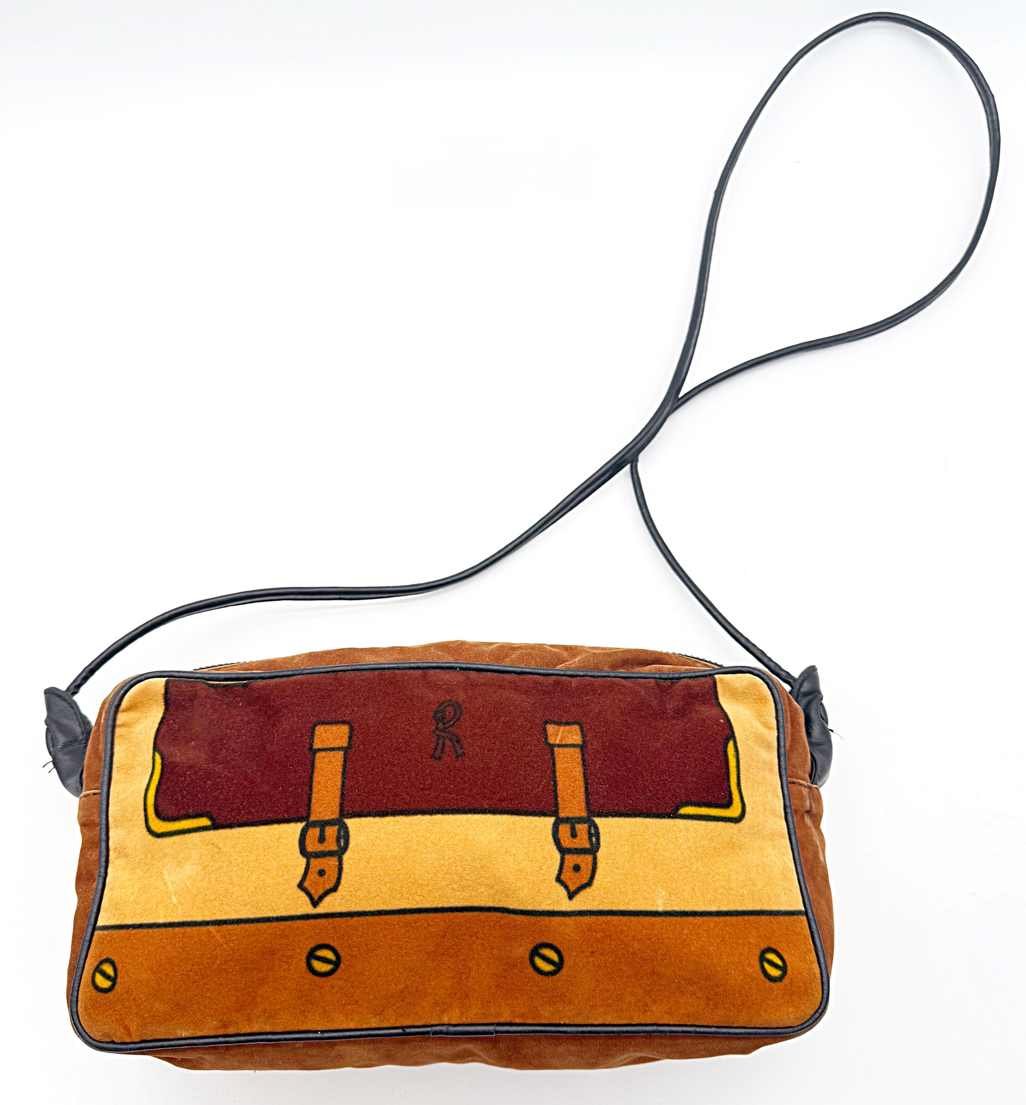 Bolso cruzado vintage de terciopelo marrón tostado Roberta Di Camerino Trompe l'Oeil de los años 70 en venta 3