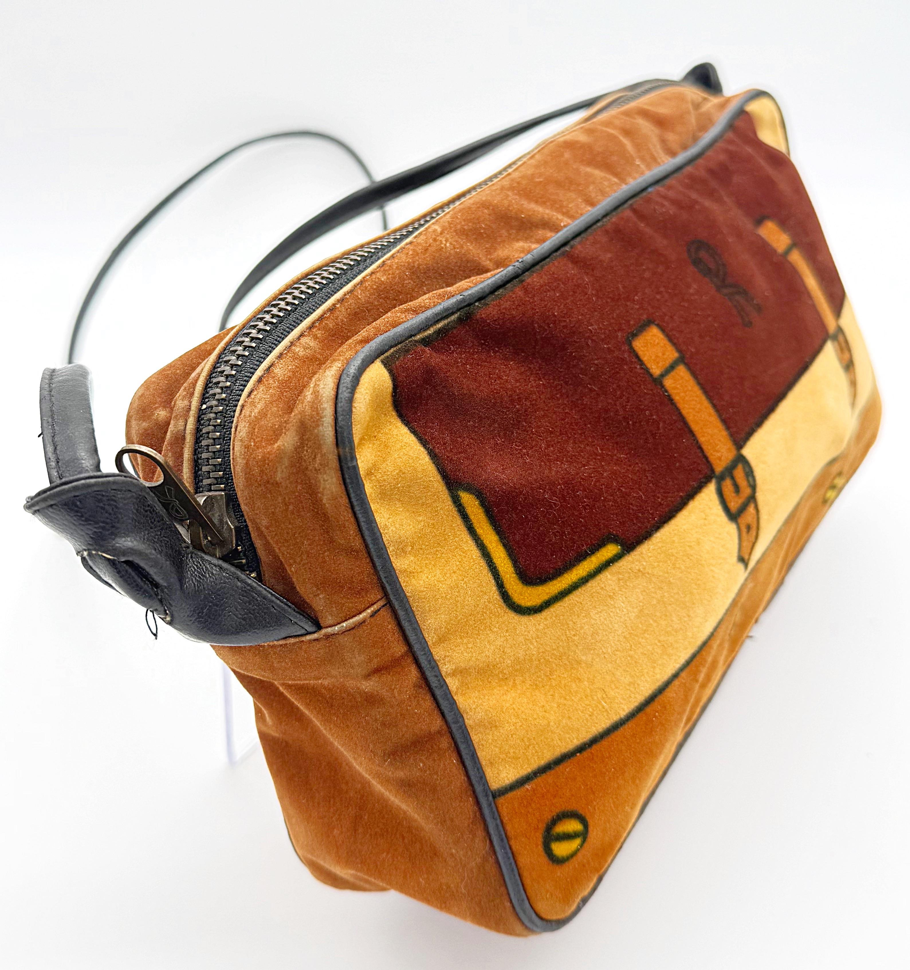 Bolso cruzado vintage de terciopelo marrón tostado Roberta Di Camerino Trompe l'Oeil de los años 70 en venta 4