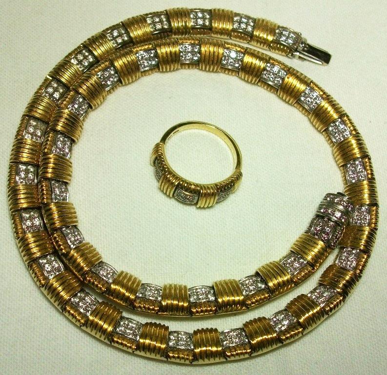 1970s Roberto Coin 4.50 Carat Diamonds and Yellow Gold Necklace and Ring In Excellent Condition For Sale In London, GB