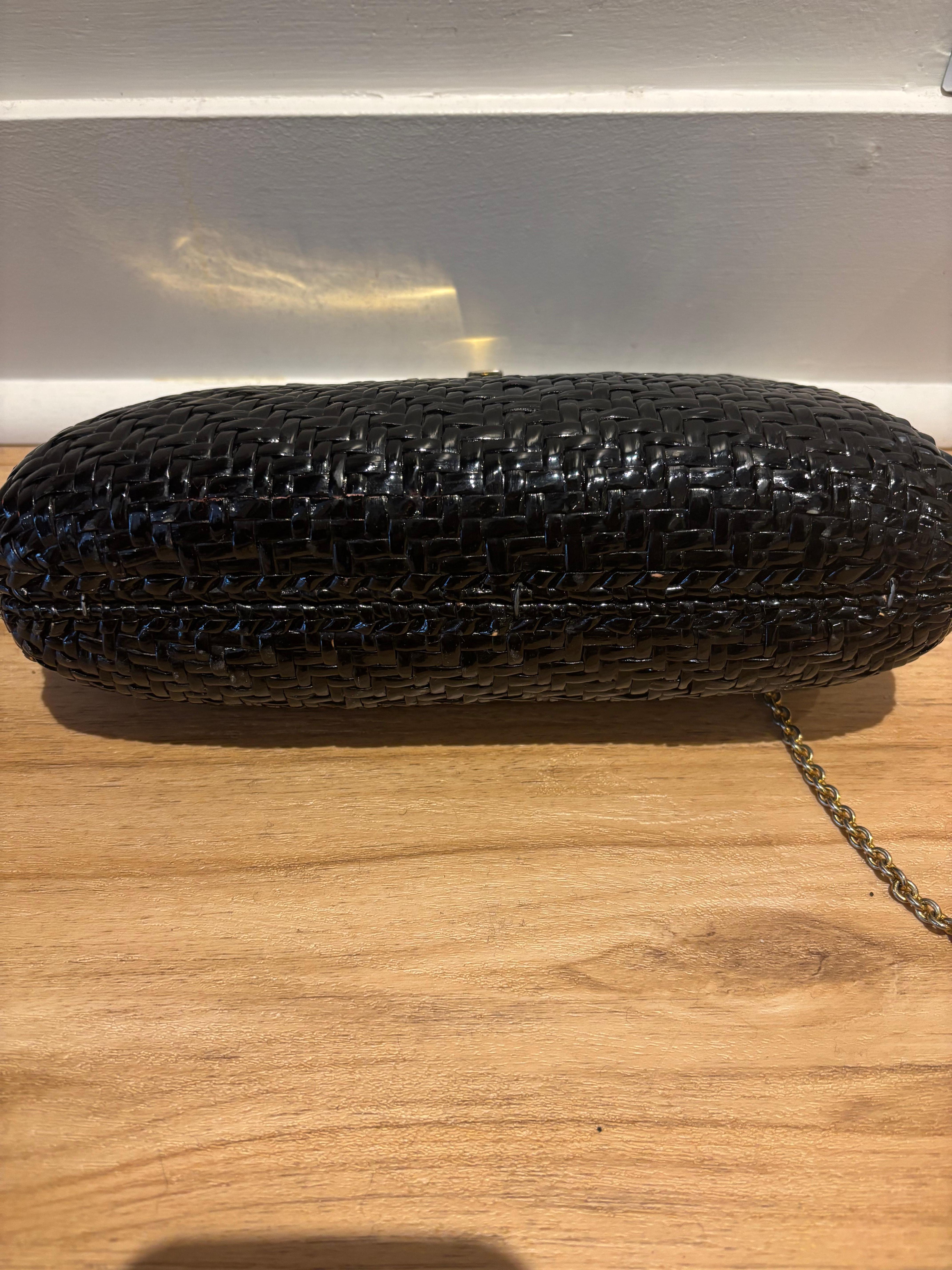 Borsa in vimini nera di Rodo degli anni '70 In condizioni buone in vendita a Port Hope, ON