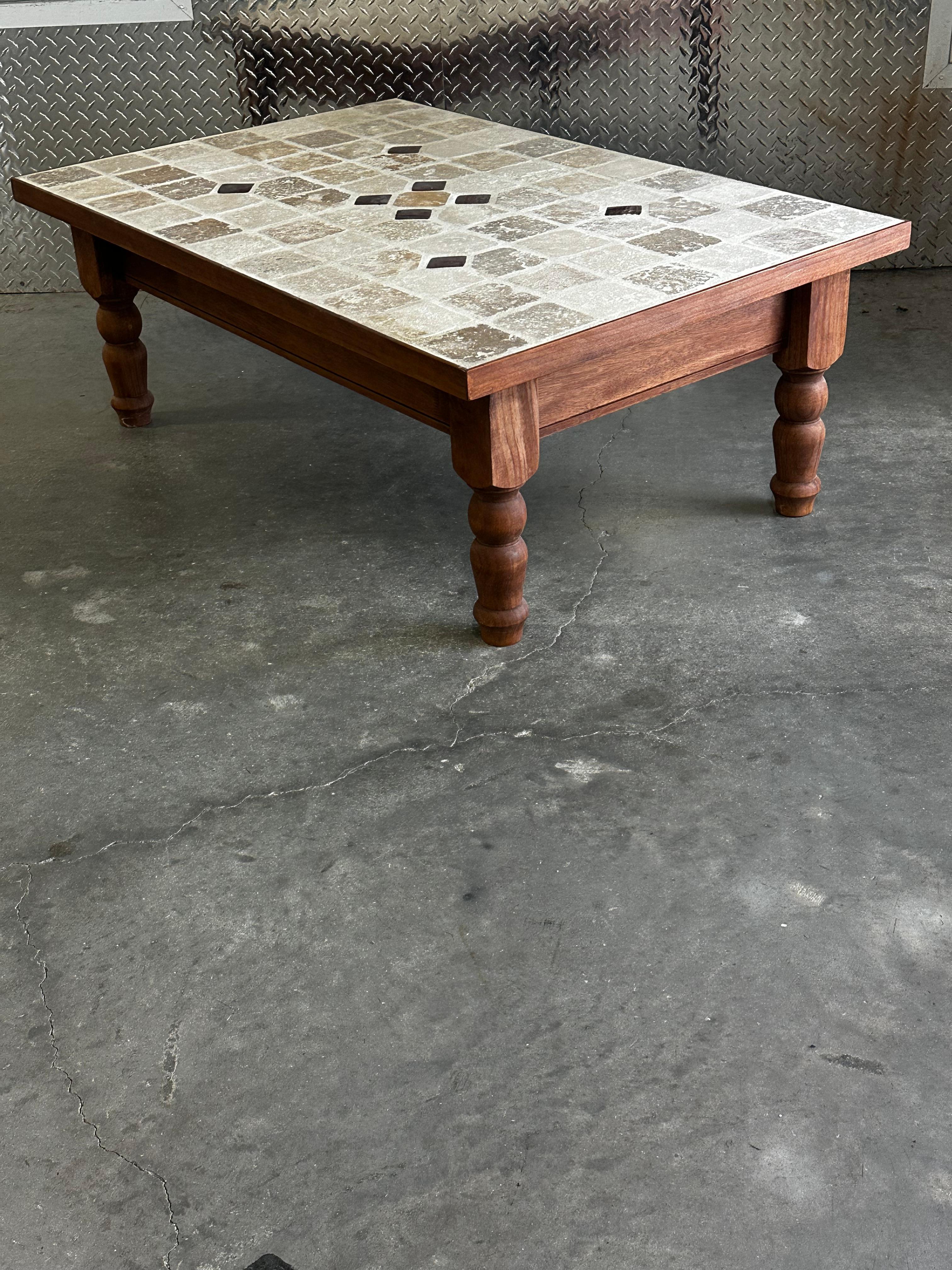 1970er Roger Capron Stil Holz Keramik Stein Fliesen Couchtisch im Angebot 5