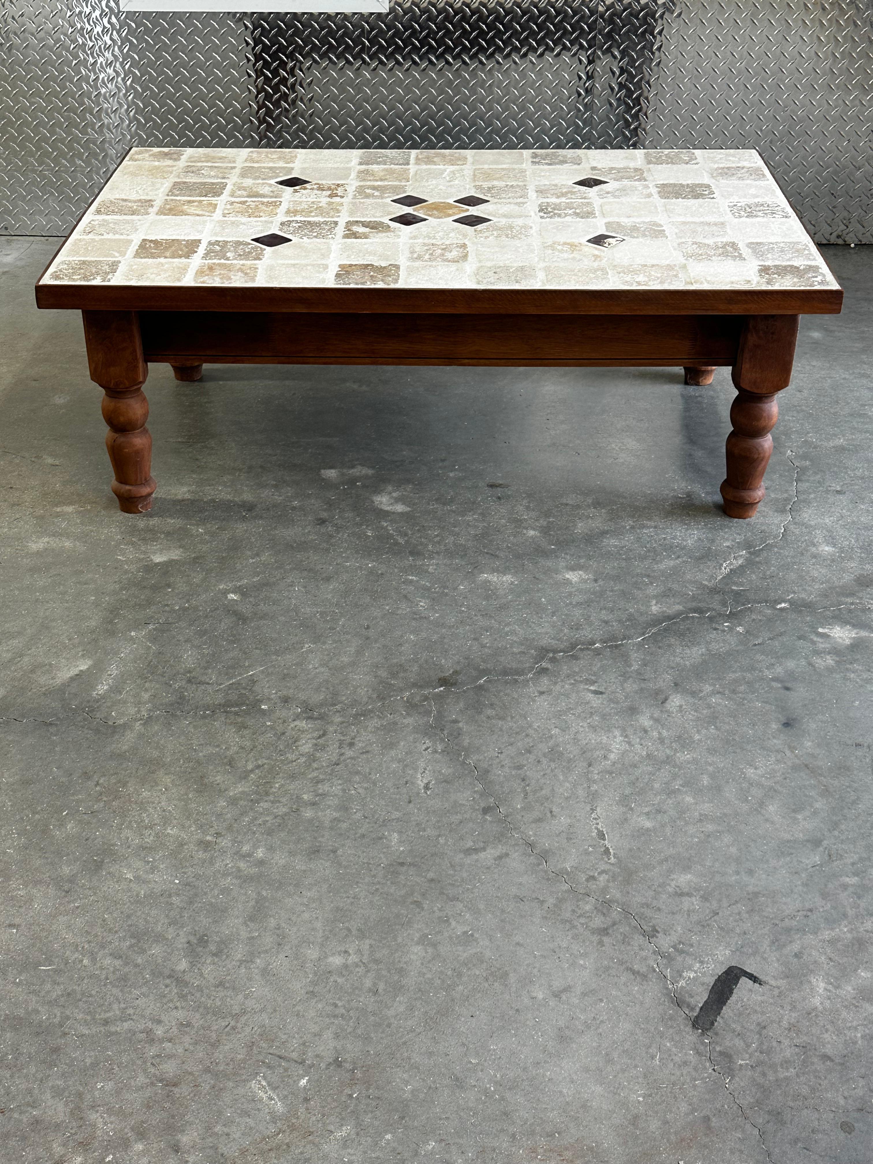 1970er Roger Capron Stil Holz Keramik Stein Fliesen Couchtisch im Angebot 6