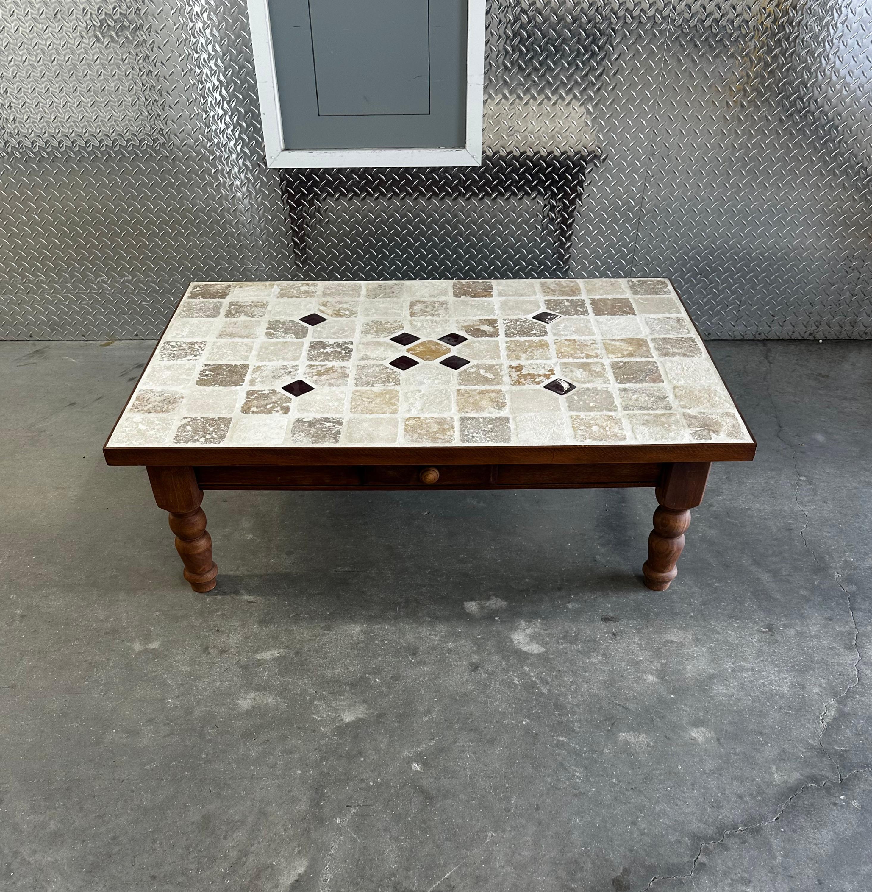 Mid-Century moderno 1970s Roger Capron Style Wood Ceramic Stone Tiles Coffee Table in vendita