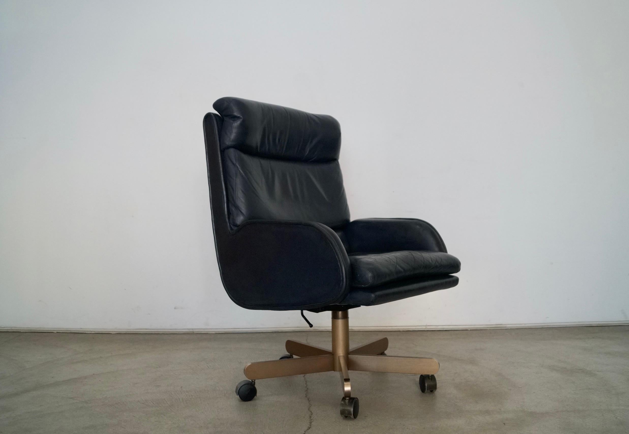 1970's Roger Sprunger for Dunbar Office Executive Leather Desk Chair 3