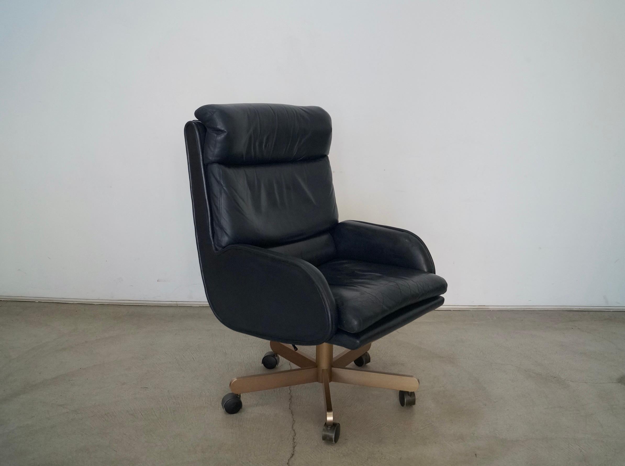 1970's Roger Sprunger for Dunbar Office Executive Leather Desk Chair 4