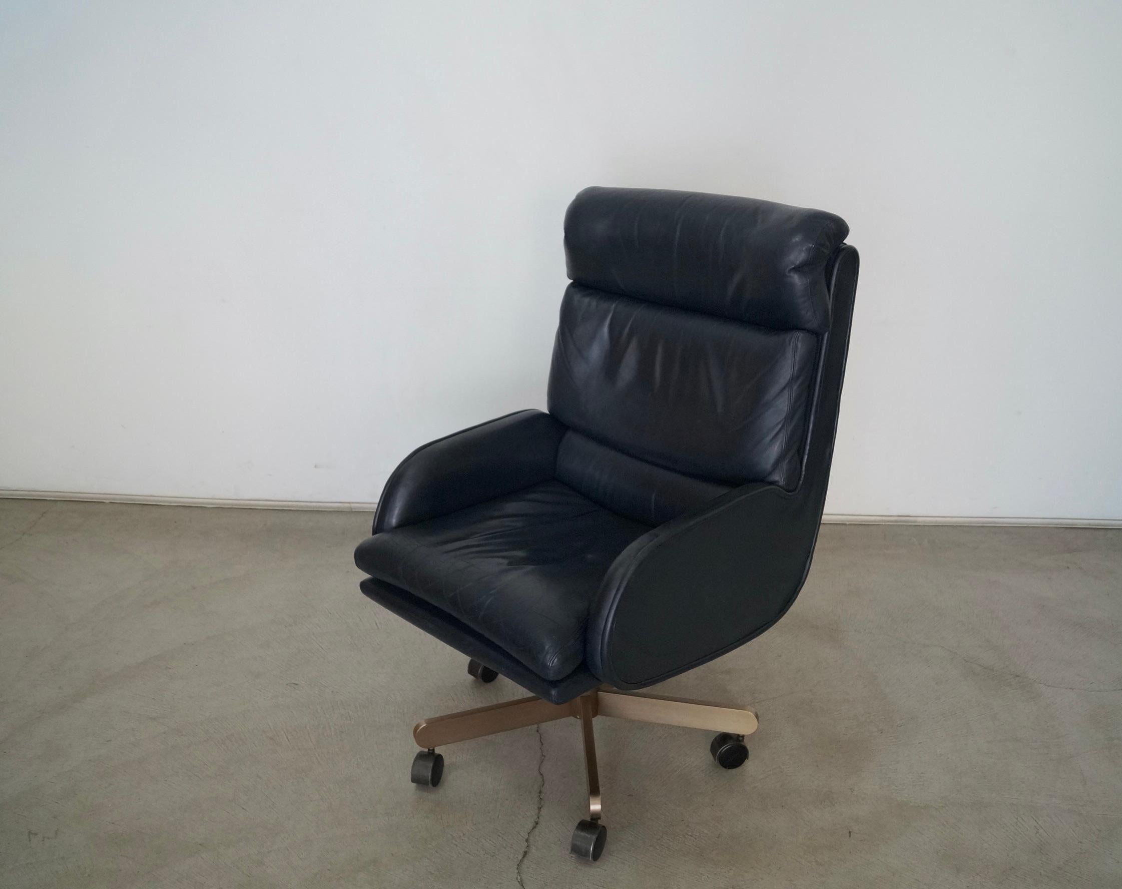 American 1970's Roger Sprunger for Dunbar Office Executive Leather Desk Chair