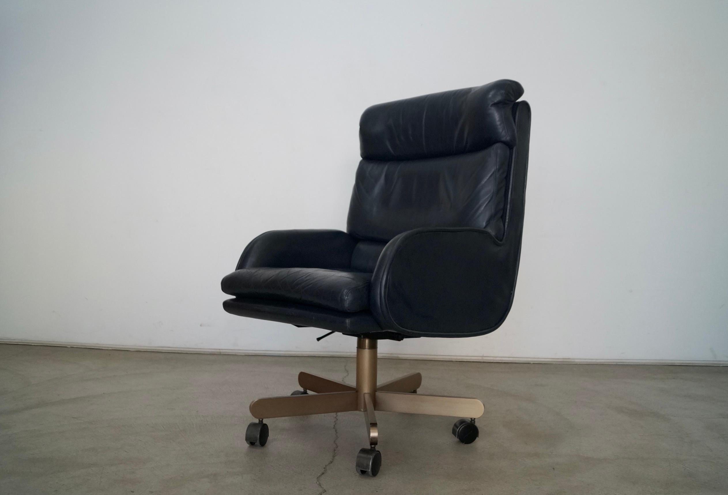 1970's Roger Sprunger for Dunbar Office Executive Leather Desk Chair In Good Condition In Burbank, CA