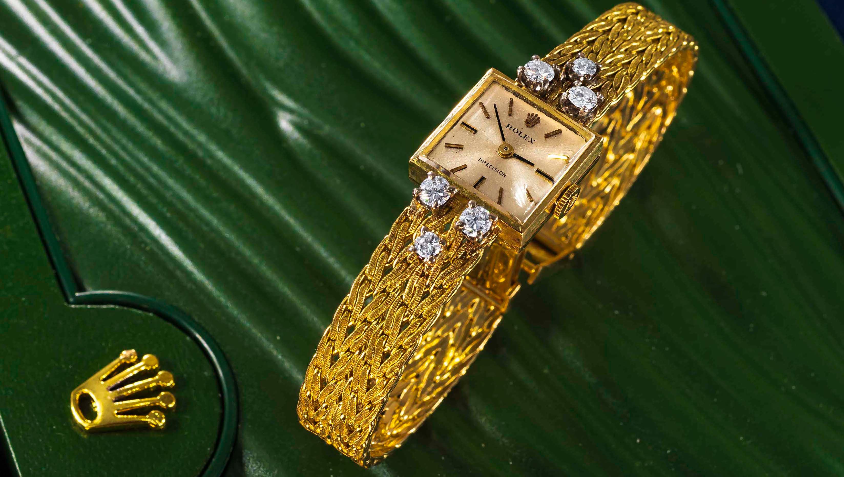 A 1970s Limited Edition High Fashion Rolex 18kt Yellow Gold Diamond Set Foliate Leaf Design Bracelet Watch

Basic Dimensions & Specifications
- Case Dimensions: 18mm across x 18mm top
- Wrist Size Fits up to 175mm Wrist
*Can be extended or shortened